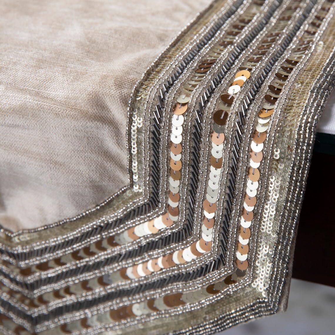 Terciopelo Mesa Decorativa Runner, Tela de Lujo con Bordado de Cuentas y borlas Crema & Beige, 40 x 225 cm Disenador Moderno Hecho a Mano Mesa Corredor - Elegance