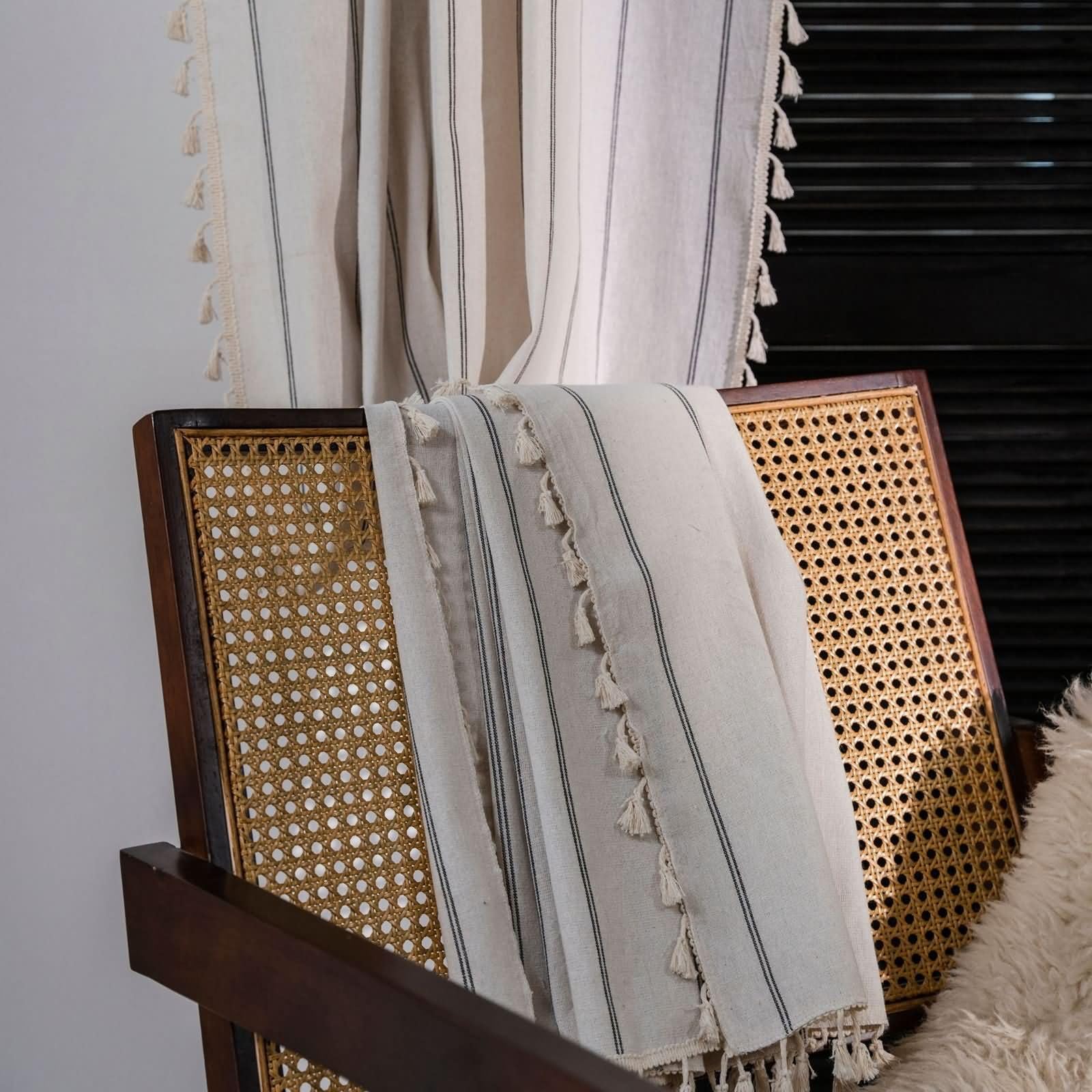Zasłony Voille 2 panele 2 x 150 cm szer. x wys. 221 cm, zasłony do sypialni, półprzezroczyste beżowe paski i frędzle, zasłona z kieszenią na pręt