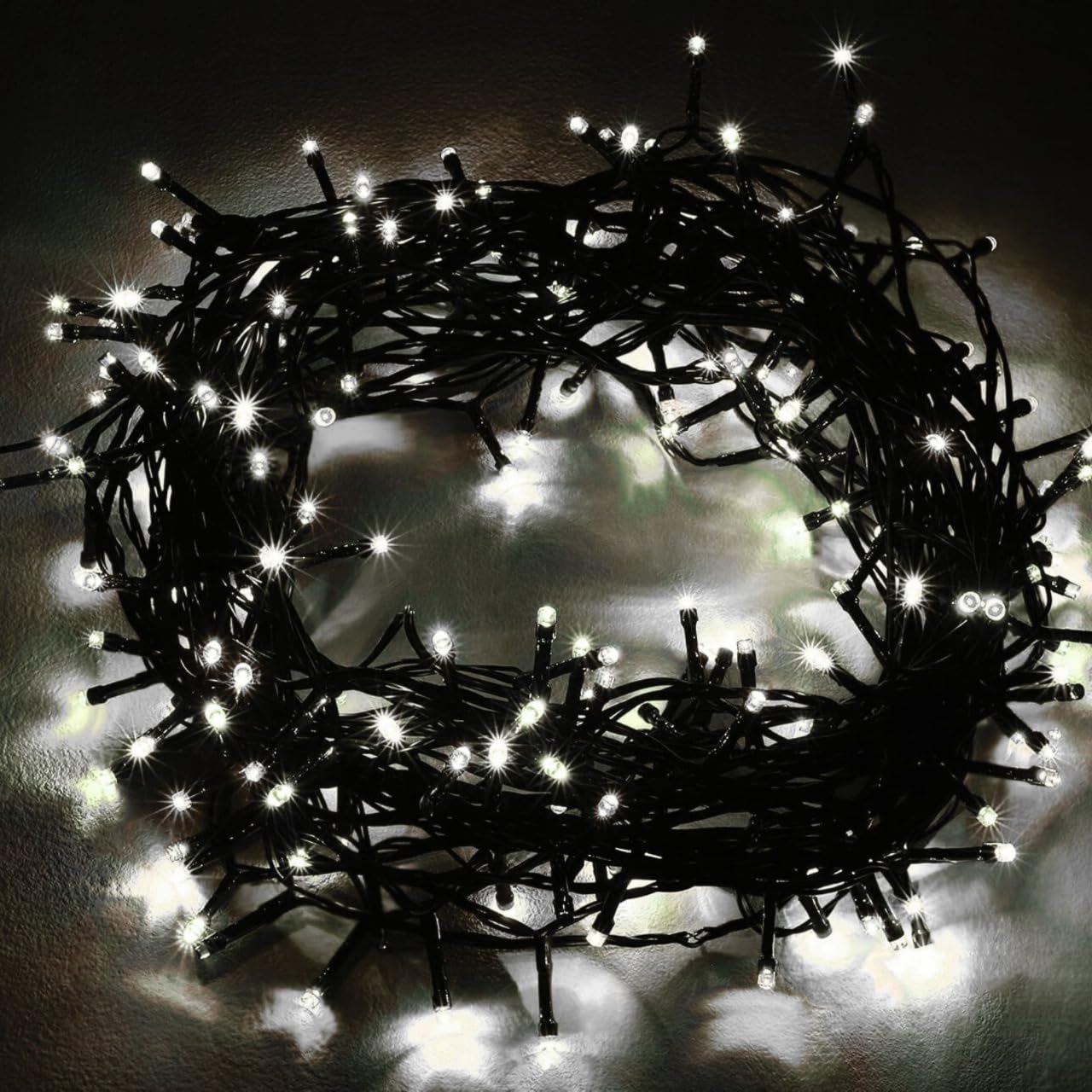 Envenzo 192 LED String Fairy Lights – Battery Operated with Timer – 8 Functions – Indoor/Outdoor IP44 – Cool White or Multicolour – Flexible Wire Lighting for Christmas, Garden, Parties (White)
