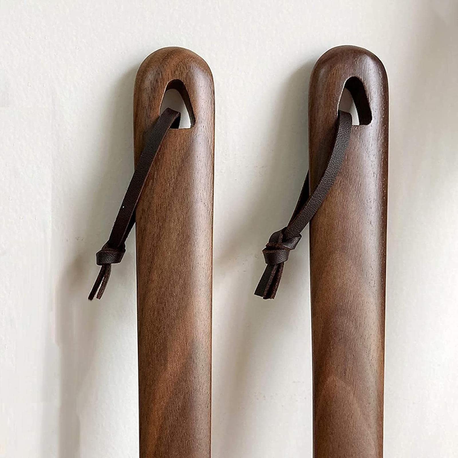 Calzador de Metal: Calzador Largo, Calzador de Mango Largo de Madera Maciza de Nogal Negro, Elevador de Zapatos Alargado de 60 cm, Adecuado