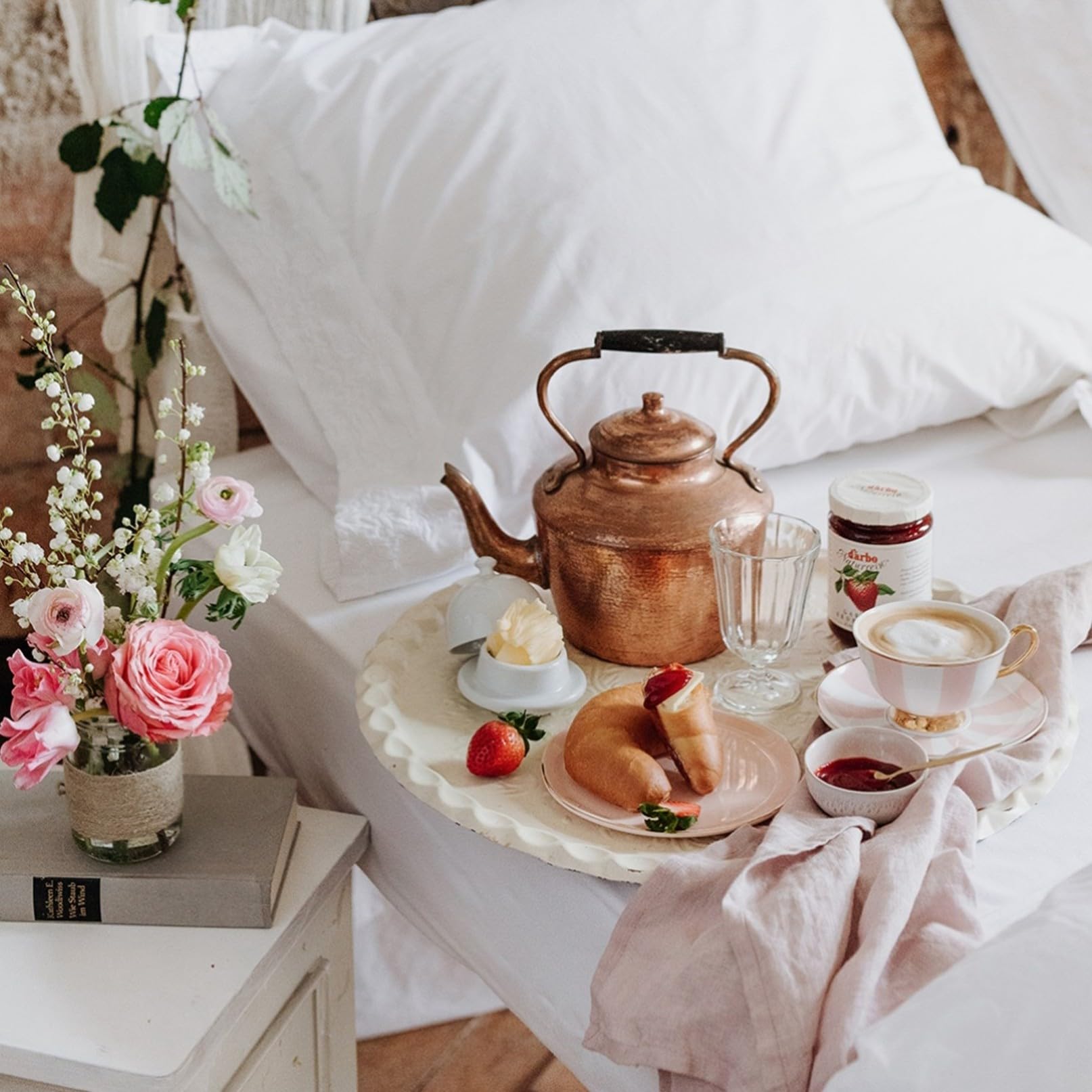 Darbo, Confetture Extra di Fragole, Marmellata con Frutta di Alta Qualità, Ideale per la Colazione, Senza Conservanti e Senza Glutine, Formato Convenienza, Confezione da 6 Vasetti da 450 g