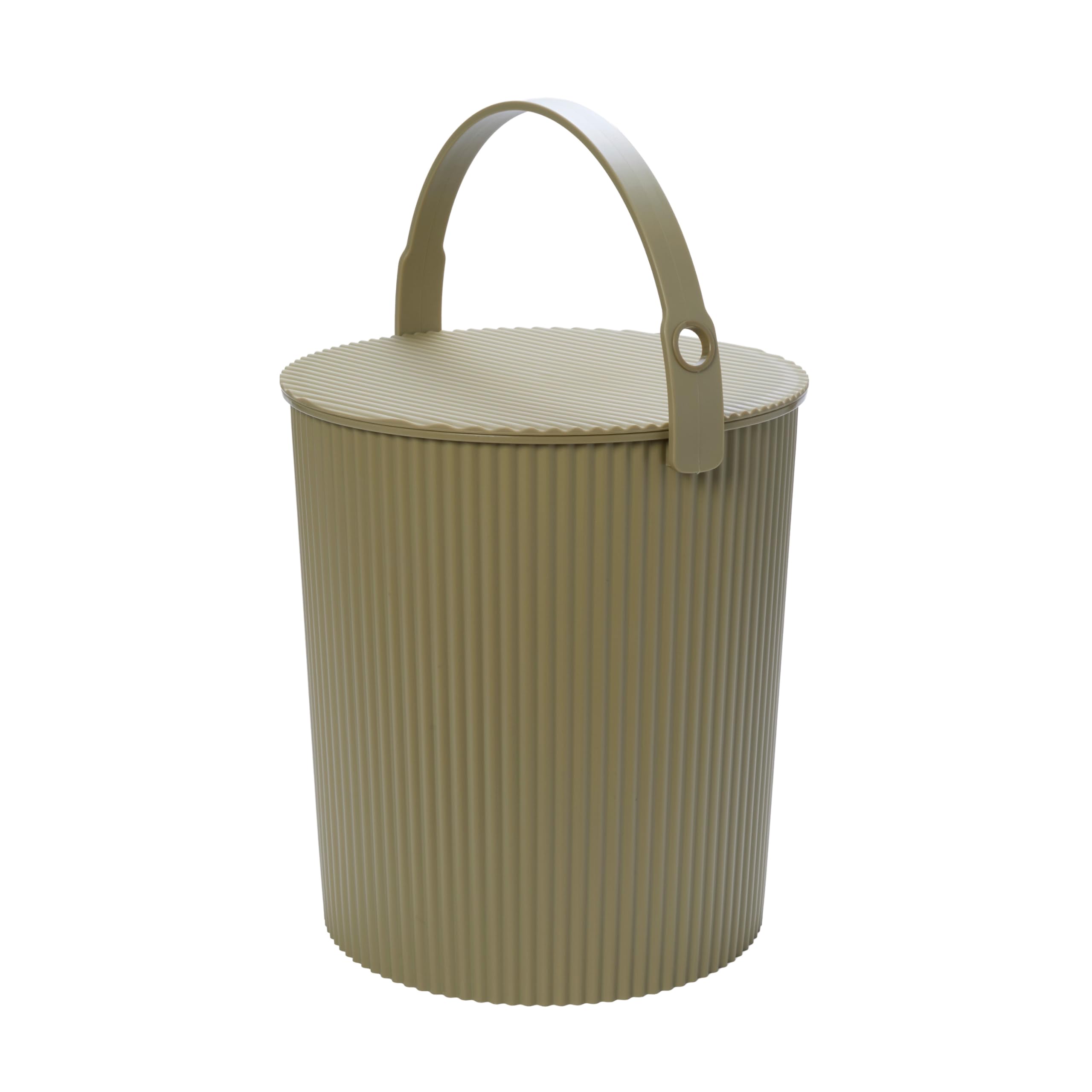 Heavy Duty Bucket - 2.6 Gallon with Lid & Handle -23