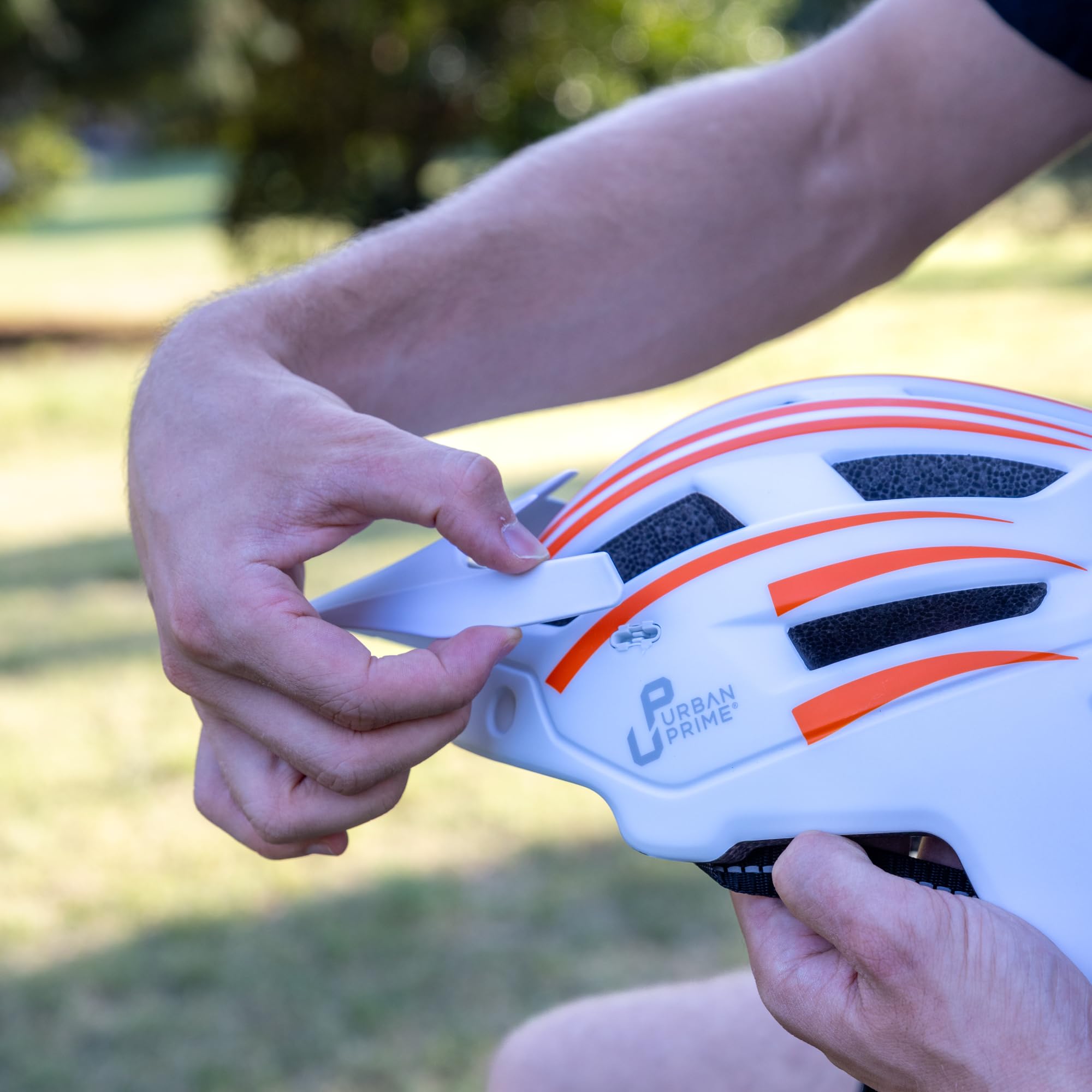 Energy Helmet, Casco Protettivo con Visiera e luci per Bici, ebike e Monopattino Elettrico Unisex Adulto, Bianco e Arancione, L