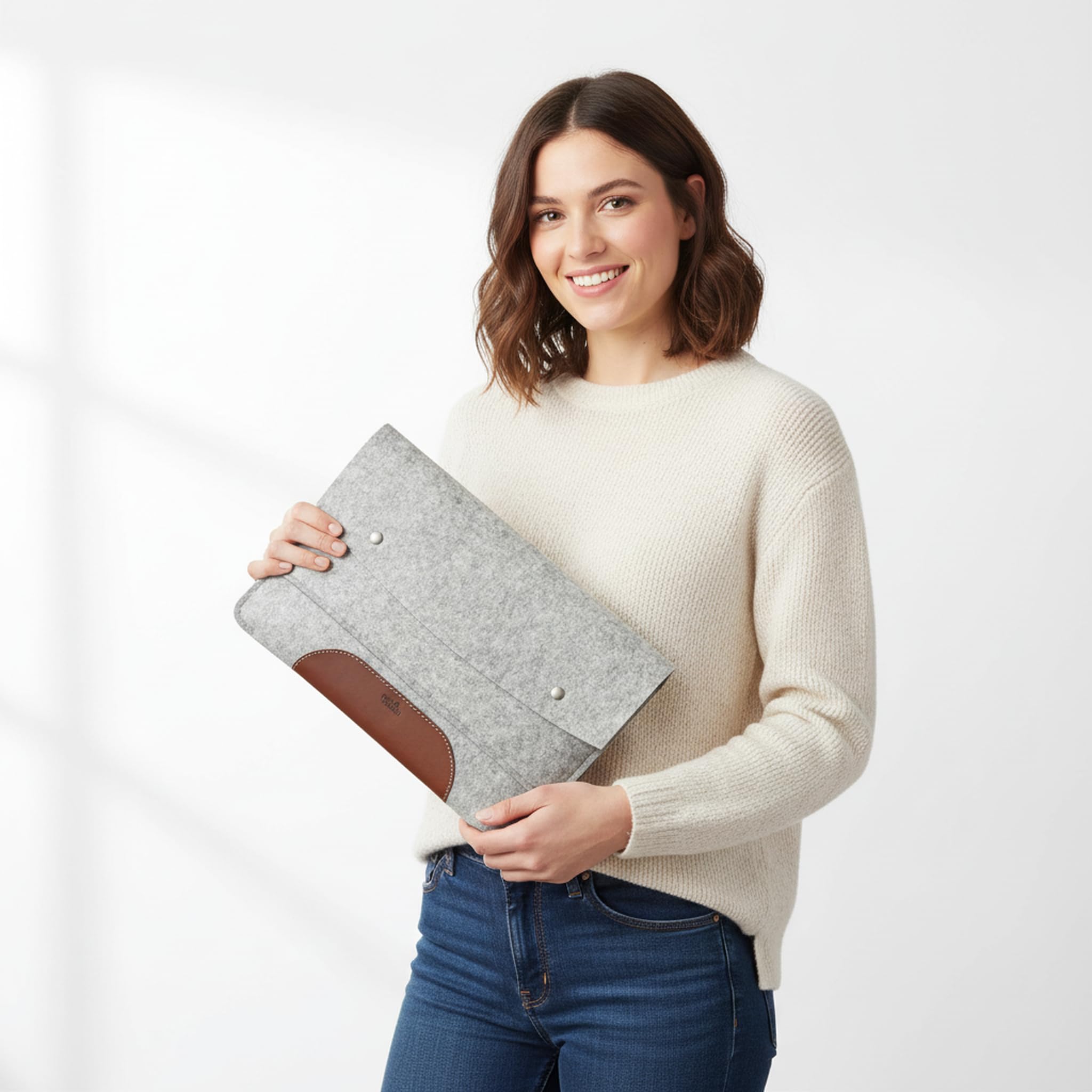 Pack & Smooch MacBook Air 15 Funda Fieltro Gris/Marrón Claro | 100% Fieltro de lana | Cuero curtido vegetal | Compatible con MacBook Air 15 | Hampshire