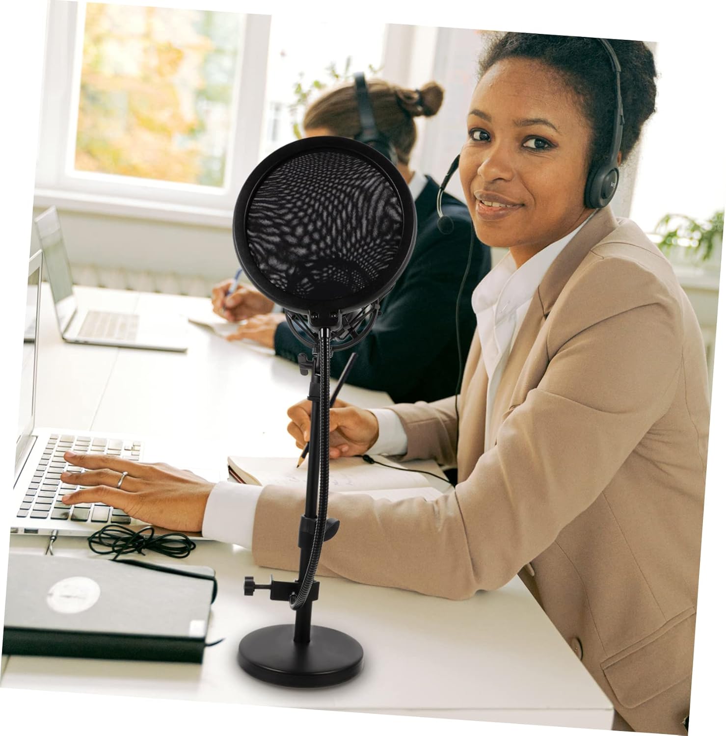 Toyvian 1set Adjustable Desktop Microphone Stand Filter for Streaming and Recording Shock Rack for Video Studios and Broadcast Rooms