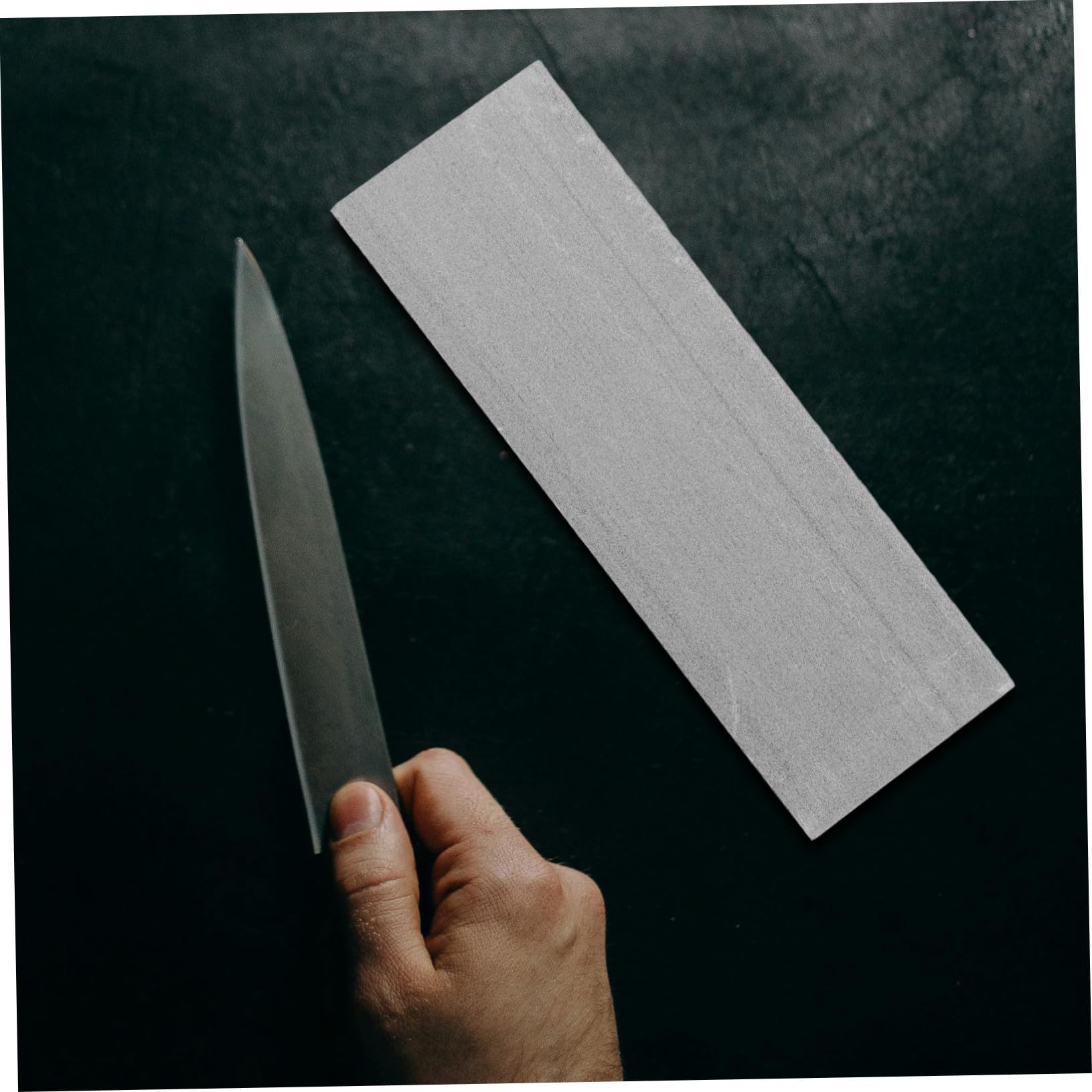 Aiguiseur de Couteaux en Pierre Naturelle Cuisine Affûtage Précis, Surface Arrondie Antidérapante, Outil D'affûtage Ménager et Pratique