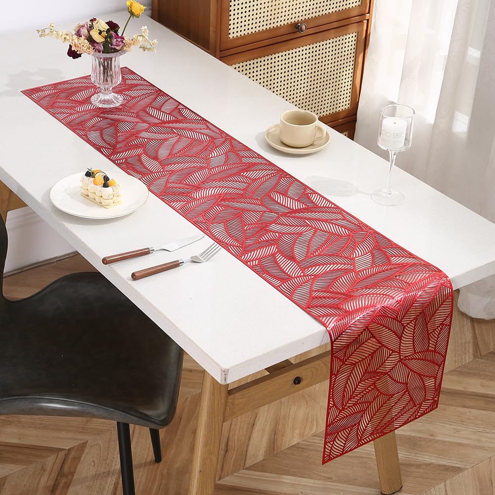 Chemin de table en PVC rouge ajouré et lavable pour protéger la table