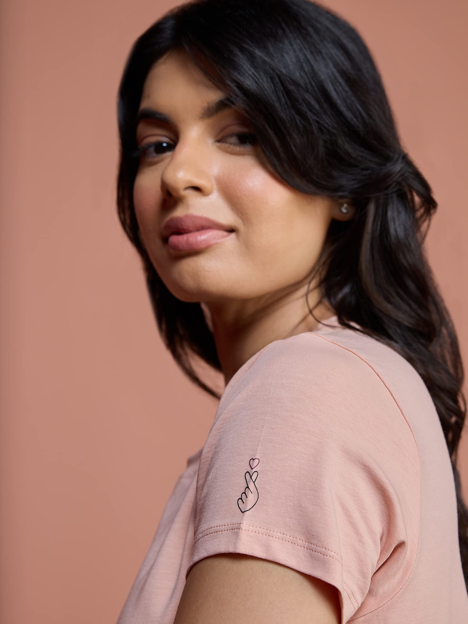 NYKD Camiseta de algodón ultrasuave para mujer, para todas las ocasiones, esencial, ajuste relajado, algodón, cuello redondo, NYLE216, casi albaricoque, talla S