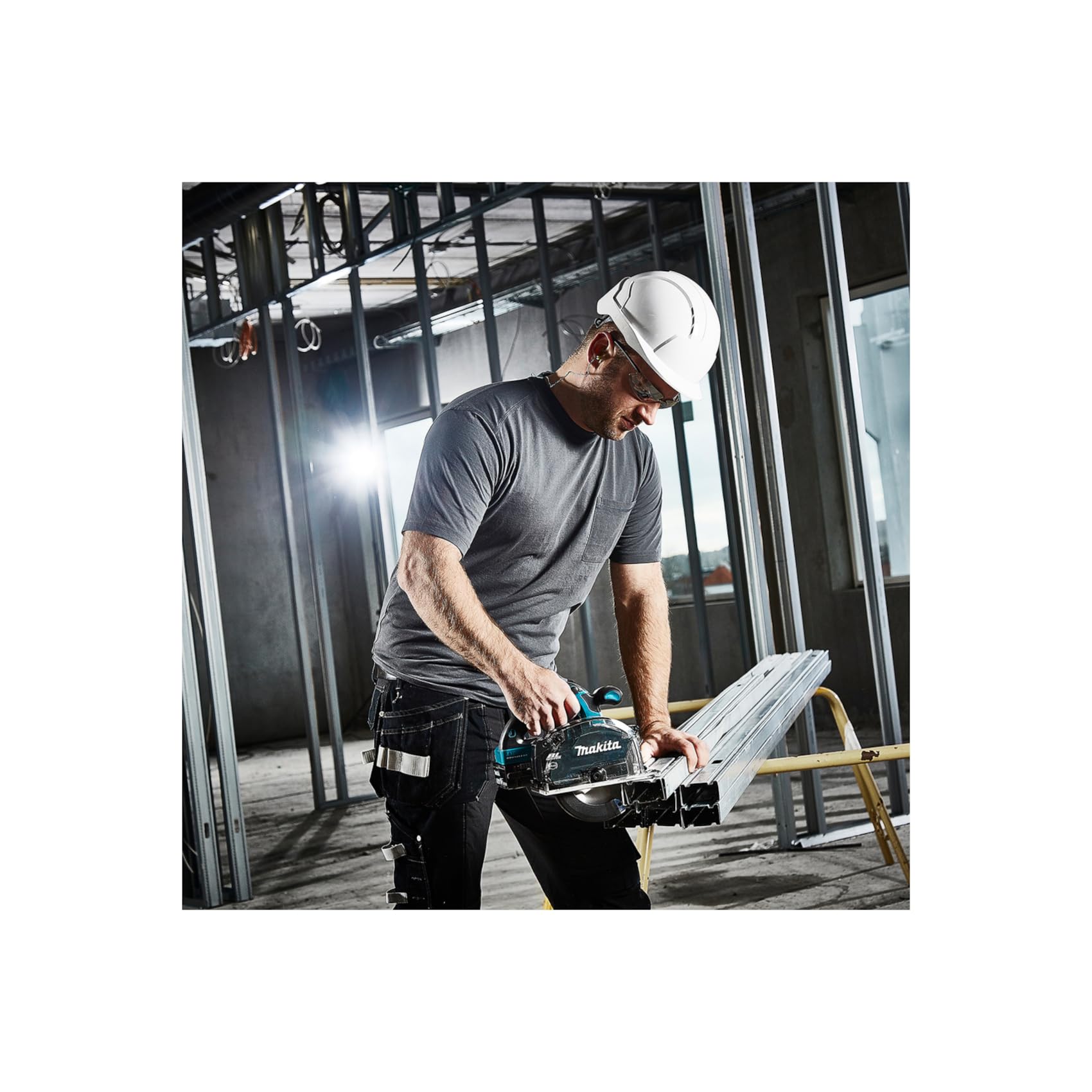 Scie circulaire à métaux 18V LXT BL Ø 150 mm (Produit seul) en MAKPAC - MAKITA DCS553ZJ