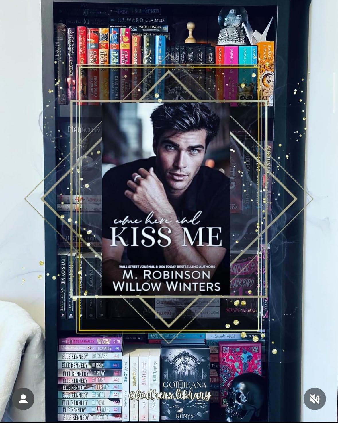 Review by Feathers_Library