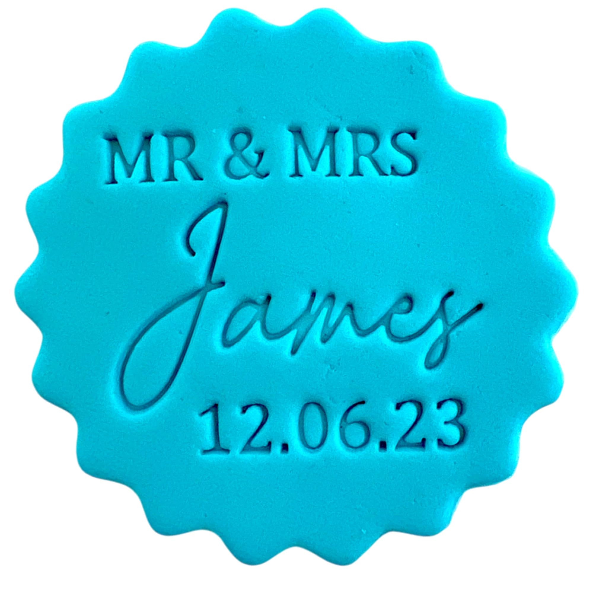 Personalised Cookie Stamp with Free Scallop Cutter, Mr and Mrs Wedding, 5cm Acrylic Biscuit Embosser, Food-Safe Plastic Baking Tool, Fits M&S All Butter Biscuits (Design 3)