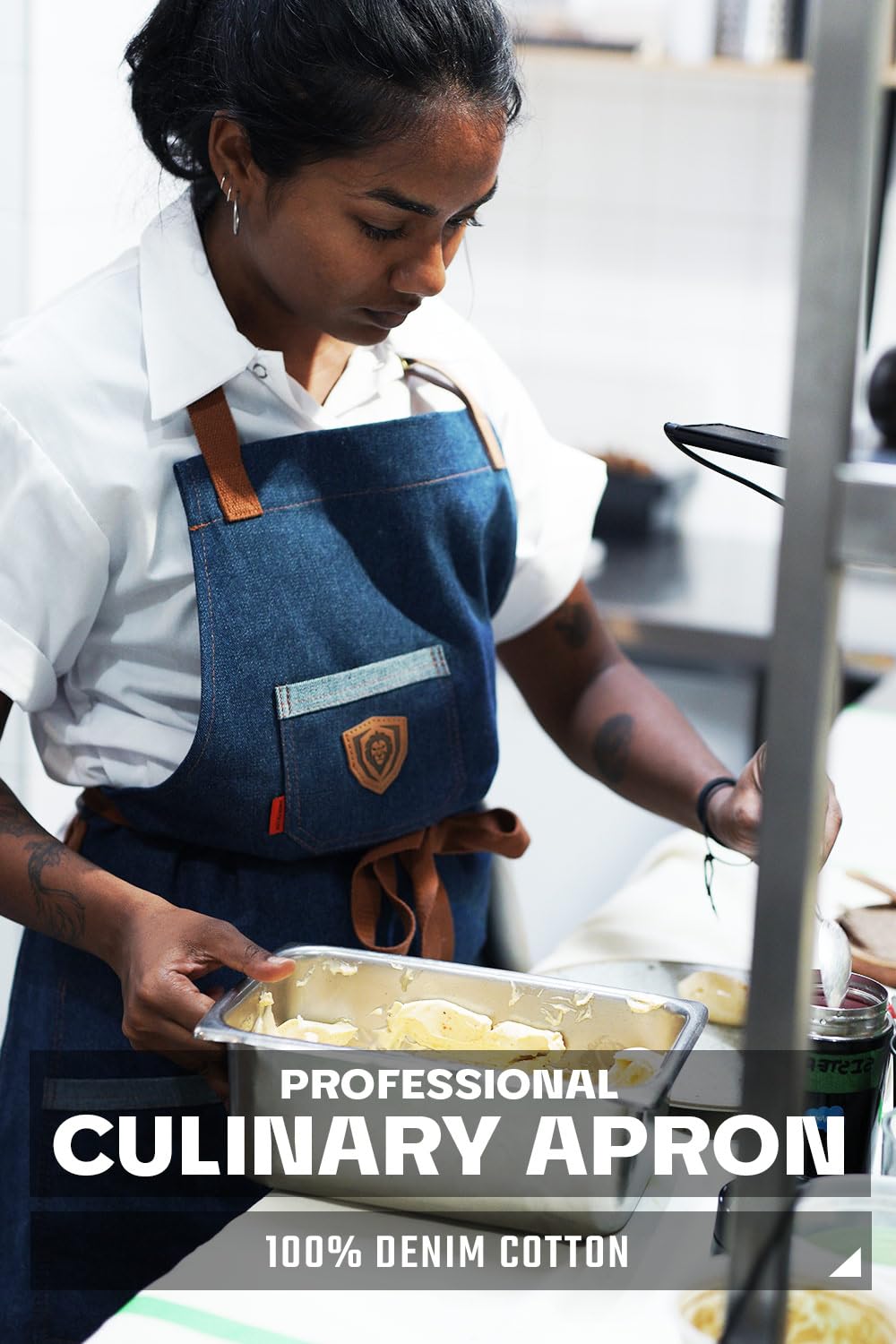 Dalstrong Professional Chef's Kitchen Apron - 4 Storage Pockets - Liquid Repellent Coating - Genuine Leather Accents - Adjustable Straps