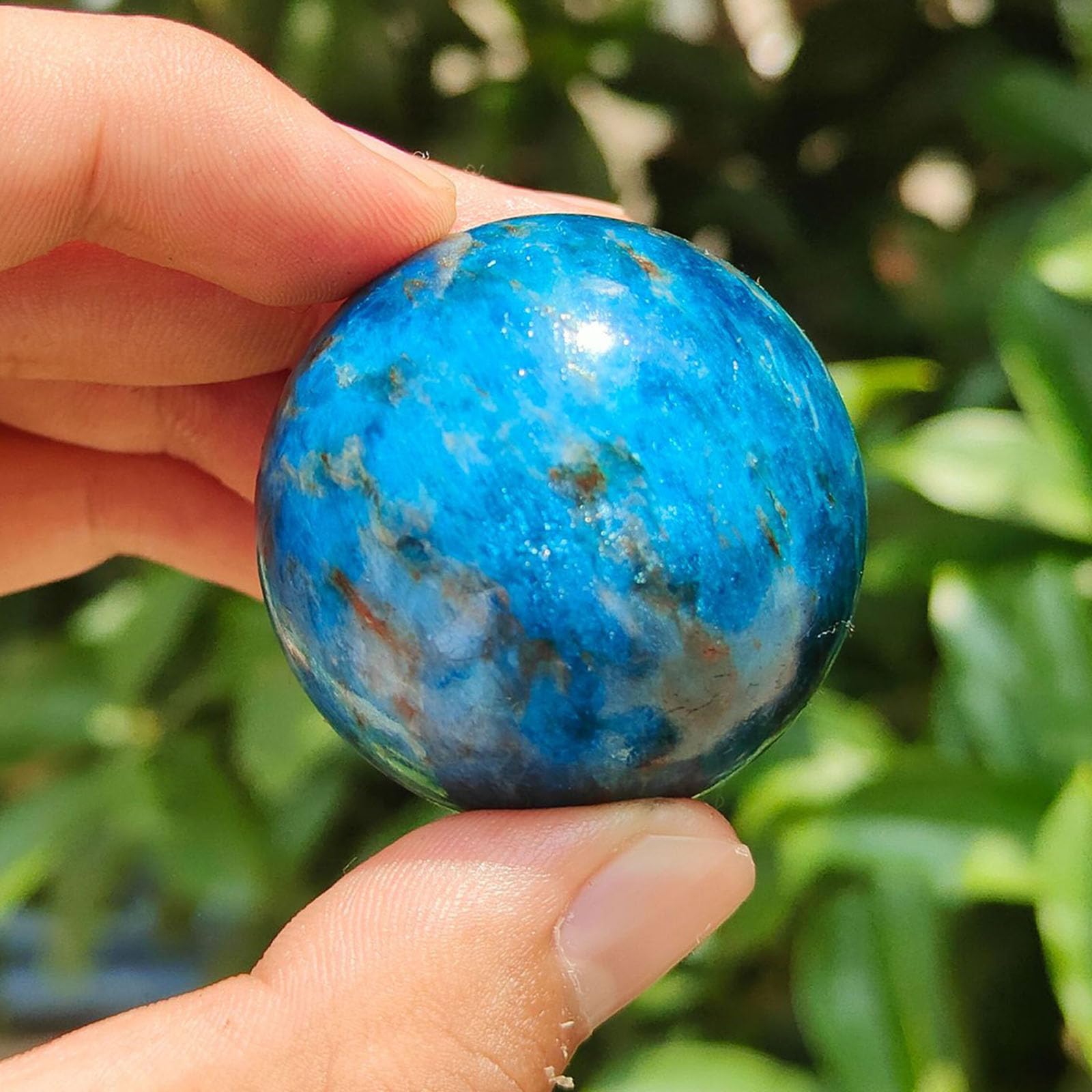 AARTERZZA Rock Crystal Ball with Wooden Stand, Apatite Quartz Gemstone,Feng Shui Stone Sphere Display Sculpture for Home Decor Scrying,5~5.5cm