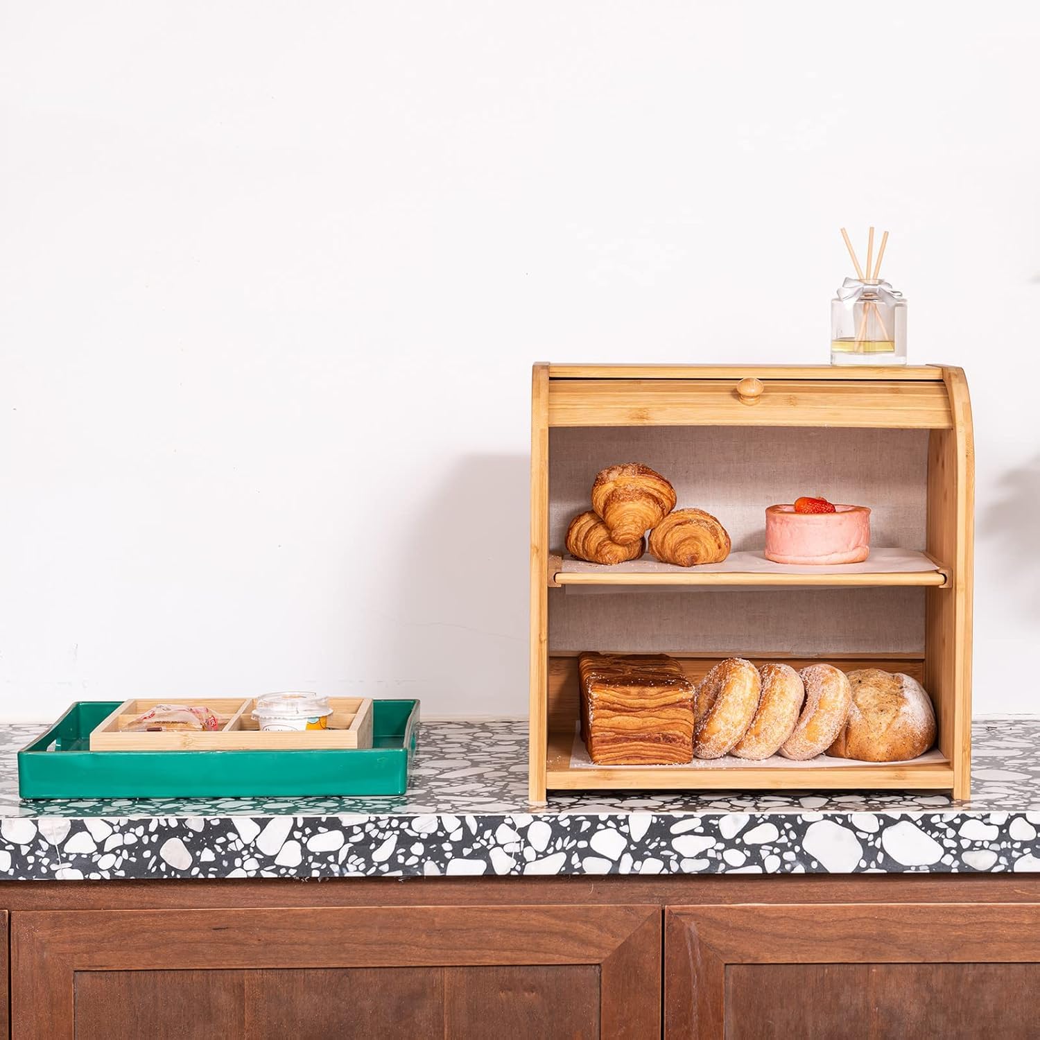 Brotkasten Bambus Brotbehälter Doppellagige große Brotbox für Küchentheke, Brotaufbewahrungsbehälter, Brotaufbewahrungsbehälter, Bauernhaus-Brotbox mit flexibler Schiebetü