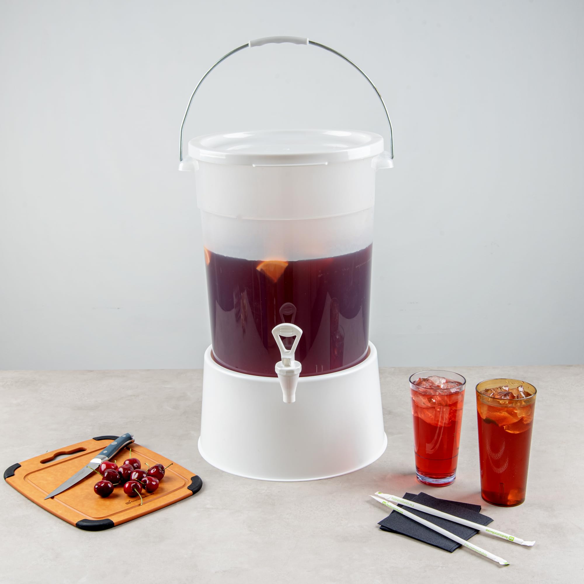 Restaurantware - Dispensador de bebidas Bev Tek de 6 galones, 1 dispensador de jugo lavable en lavavajillas, las bases se venden por separado, calcomanías incluidas, dispensador de bebidas de plástico