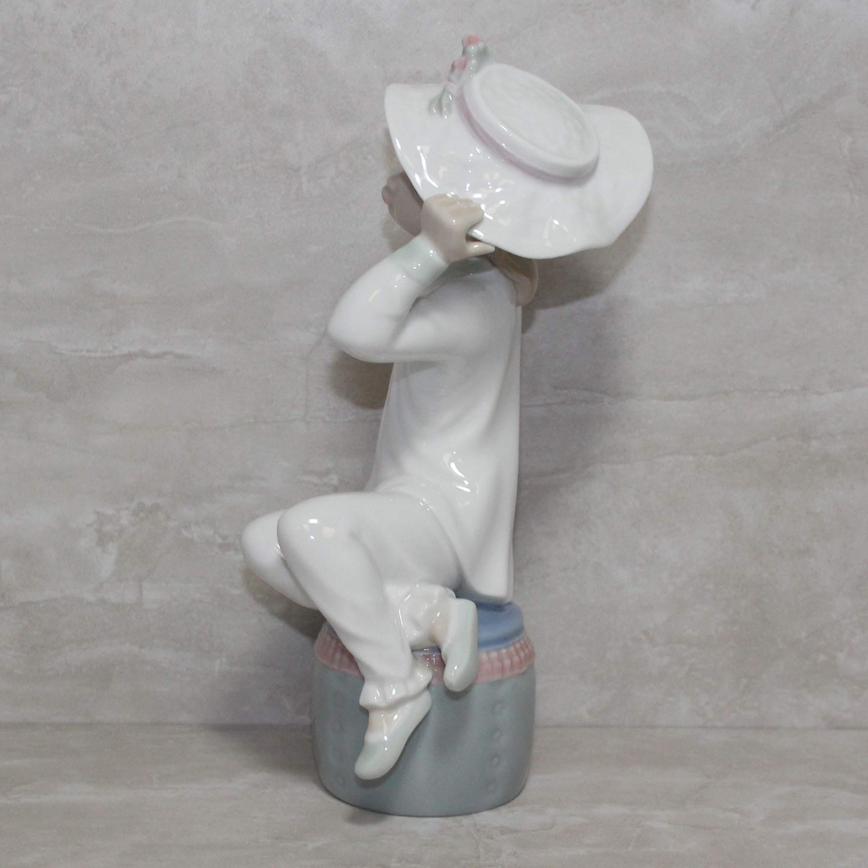 Amazon.com: Lladro 1147 Girl with HAT : Home & Kitchen