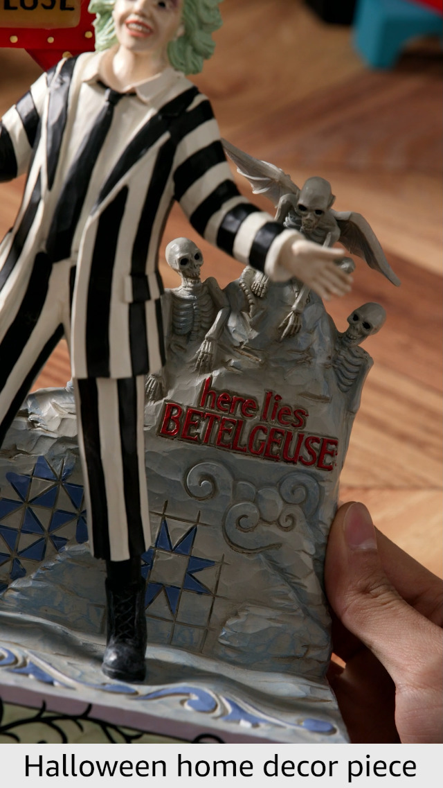Amazon.com: Enesco Beetlejuice by Jim Shore Gravestone with Sign