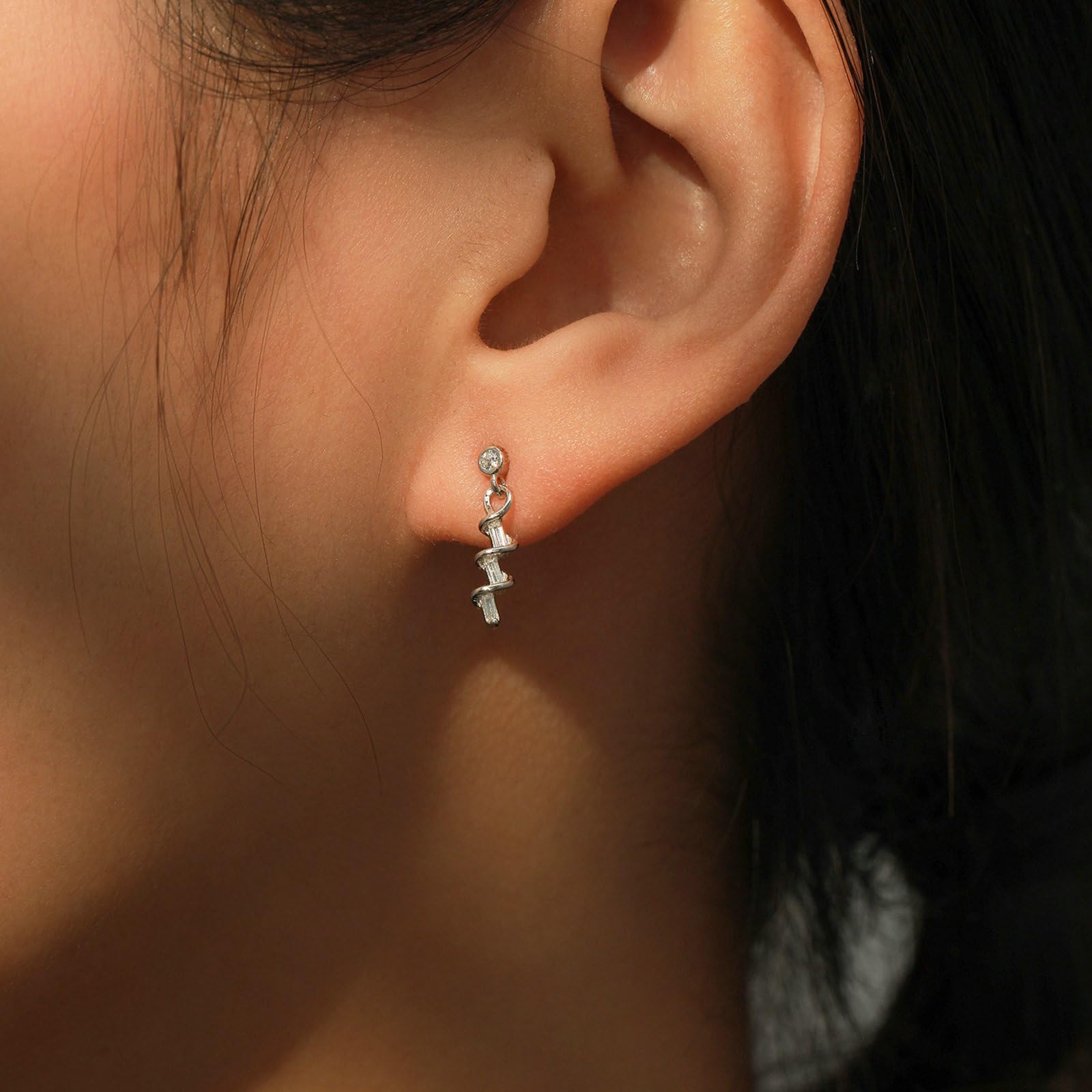 Orecchini da donna in oro 9/14/18 carati, a spirale con moissanite, in vero oro