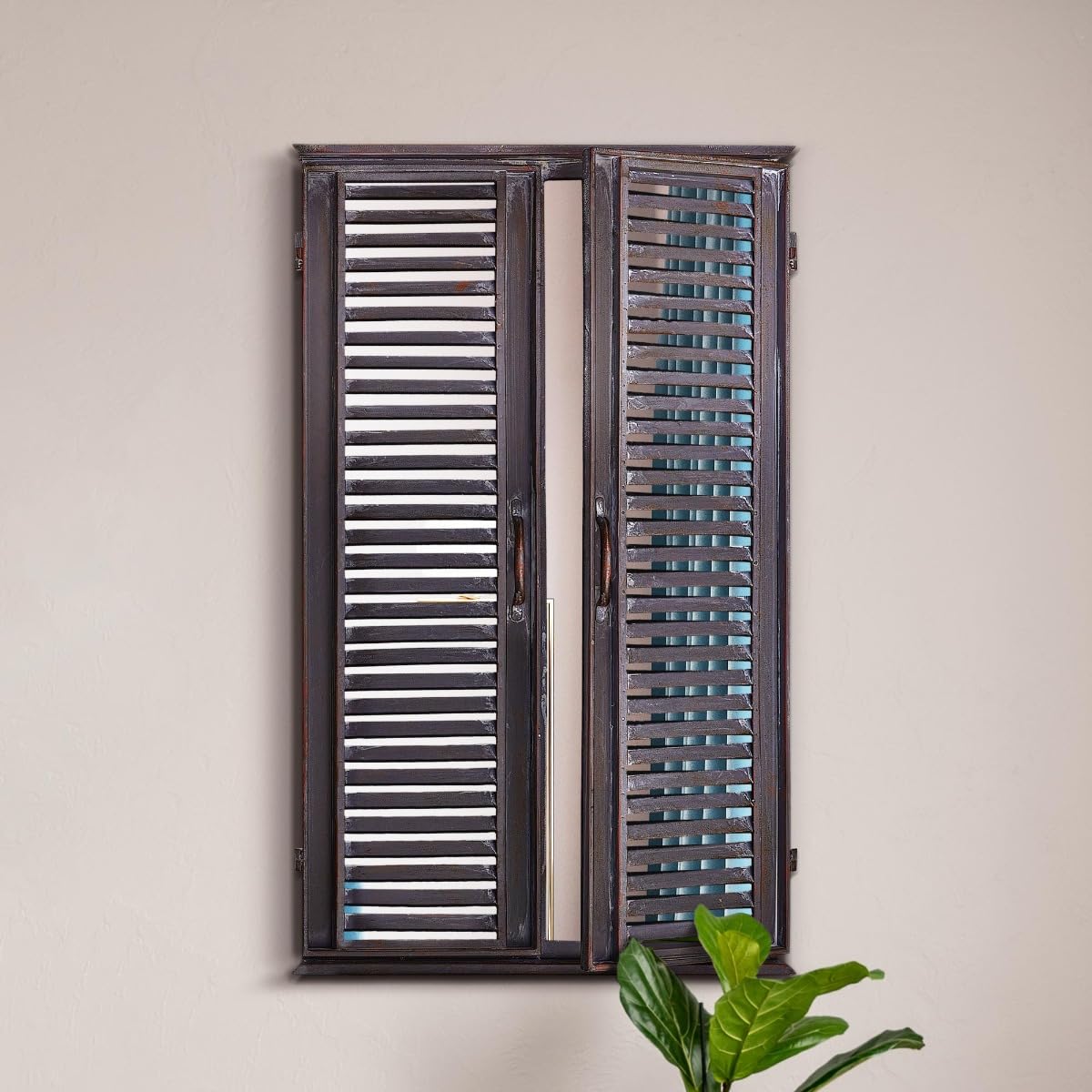 MirrorOutlet The Kirkby - Dark Metal Rustic Framed Rectangle Wall Mirror with Opening Doors 46" X 36" (117CM X 90CM max). Closed doors 36" X 24" (90cm X 60cm), Bronze