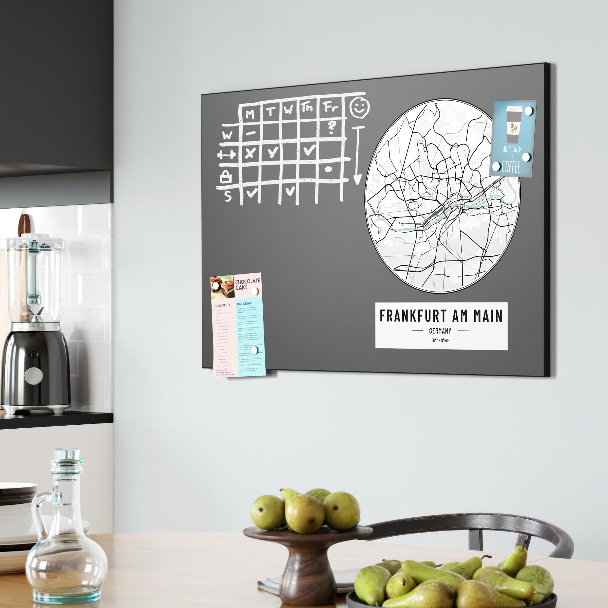 DEQORI Magnetyczna tablica do pisania kredą z nadrukiem UV | motyw "mapa miasta Frankfurt" | prostokątna, 90 x 60 cm | metalowa tablica kredowa do pisania – dekoracja ścienna do kuchni, korytarza