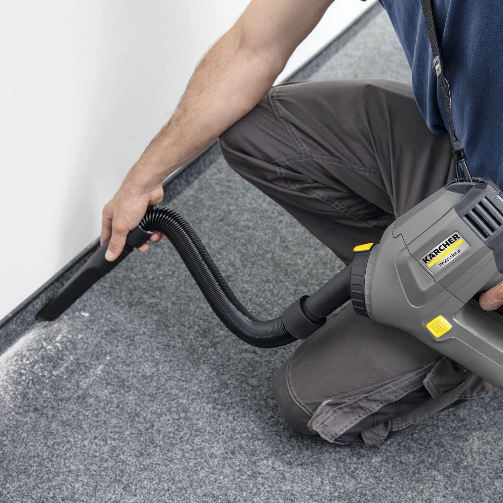 Kärcher Akku-Trockensauger HV 1/1 Bp Cs Professional, 70 dB, 0,9 l Behälter, Akkuleistung max. 100 m² und bis zu 29 min