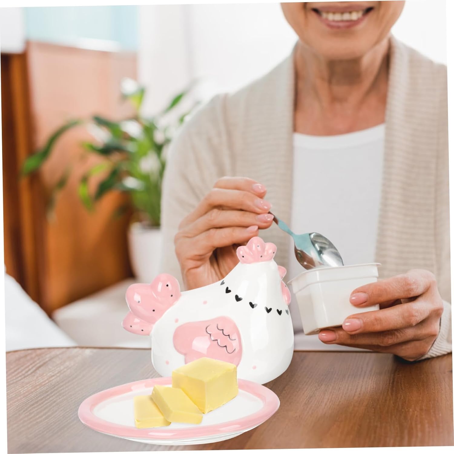 Creative Chick Shaped Ceramic Butter Storage Box Embossed Airtight Butter Plate for Party Tableware Kitchen Countertop Container Lovely for Cooking Enthusiasts