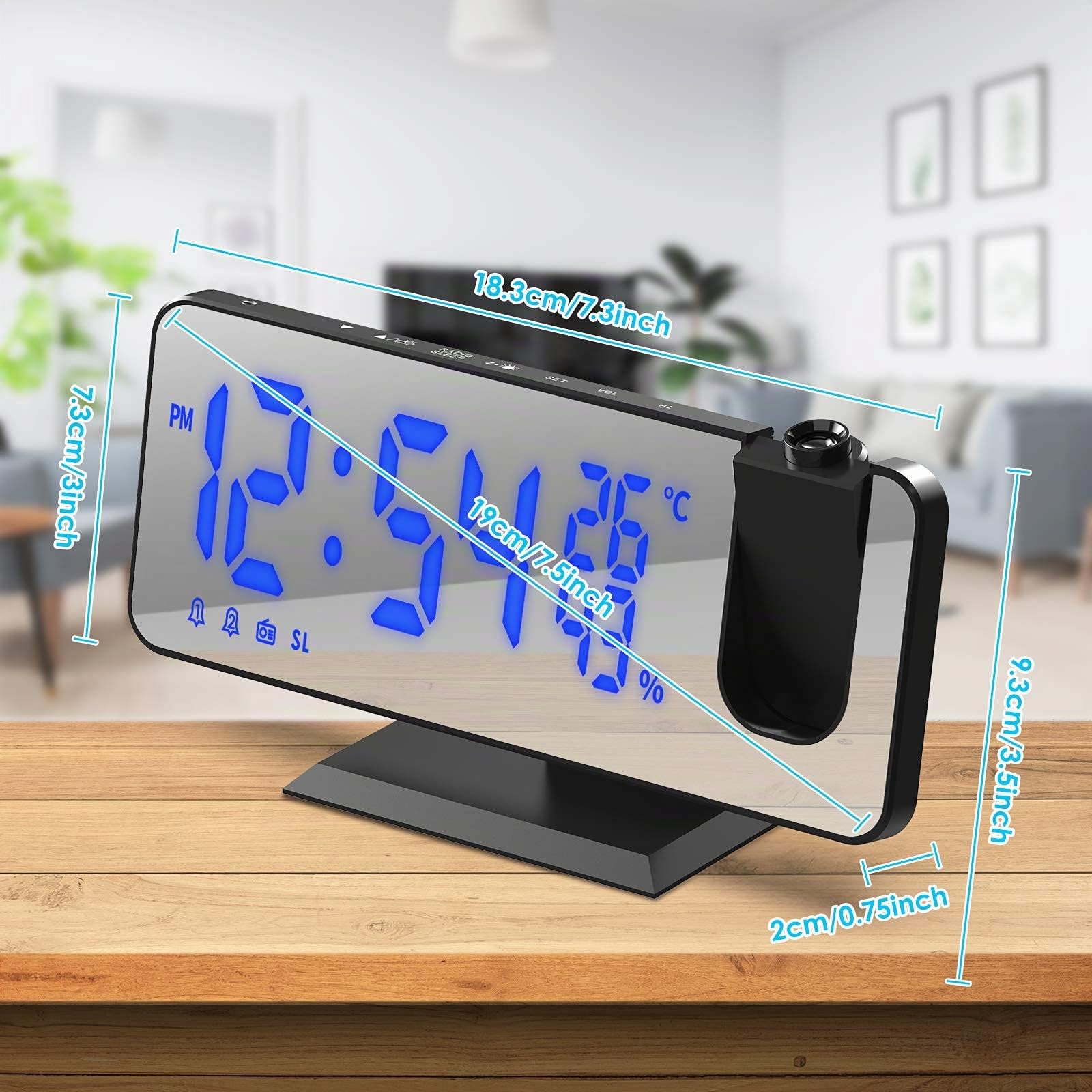TAKRINK Sveglia con Proiettore da 7,5 Pollici Sveglia Radio Sveglia Digitale da Comodino con Proiettore con Rotazione di 180 ° Luminosità Regolabile con Temperatura Umidità e Uscita USB Ricarica