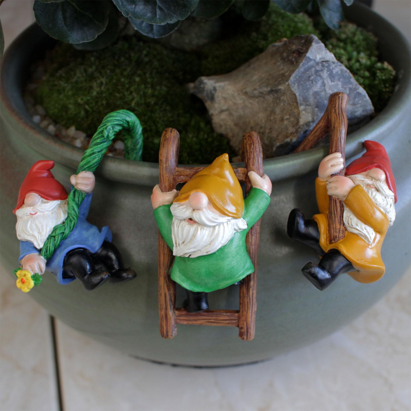 3 Piezas Gnomo Jardín, Mini Figuras Enanas, Juego Gnomos Jardín Exterior, Gnomos Jardín Divertidos, Conjunto Gnomos Jardín Miniatura, Adecuado para Jardines Pequeños, Acuarios, Macetas