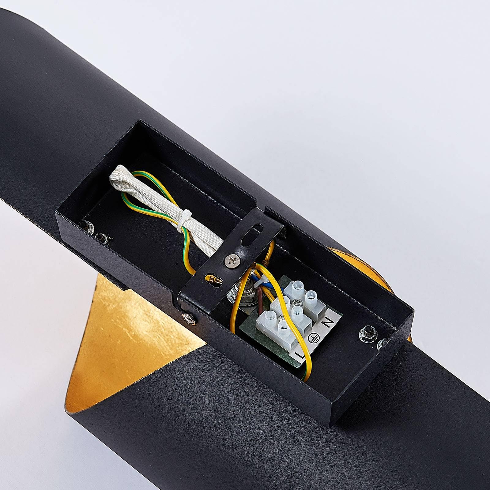 Lindby Wandlampe schwarz gold, Uplight und Downlight Effekt Wandleuchte innen IP20 Wandspot 1x E27 ohne Leuchtmittel Wandbeleuchtung Wohnzimmer Esszimmer