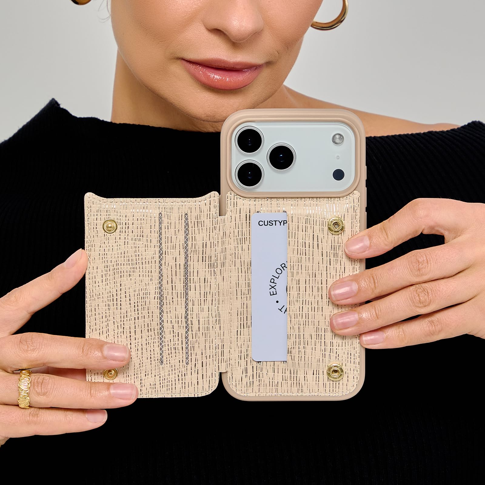 CUSTYPE Custodia a portafoglio per iPhone 2026 (16 cm) Porta carte e | 4 slot per carte di credito, impugnatura ad anello, doppia chiusura a scatto, custodia protettiva in pelle PU per donne e
