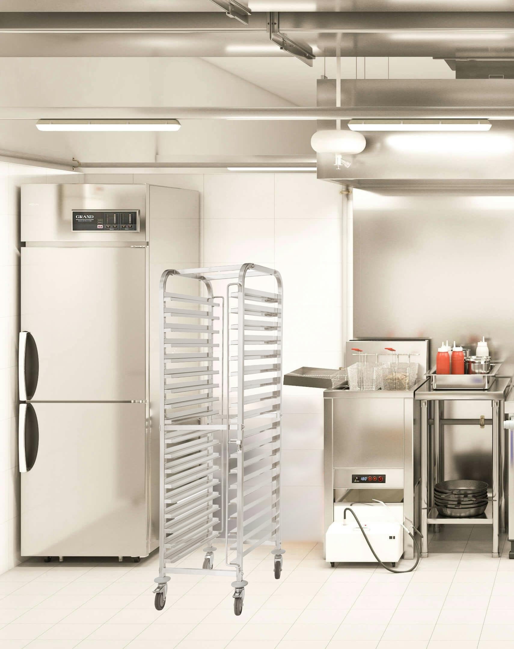 METRO Professional Chariot à étagères 2 en 1 GN 1/1 GSC101821, Chariot à Roulettes, 18 niveaux, acier inoxydable, 60,5 x 46,3 x 175 cm, argent