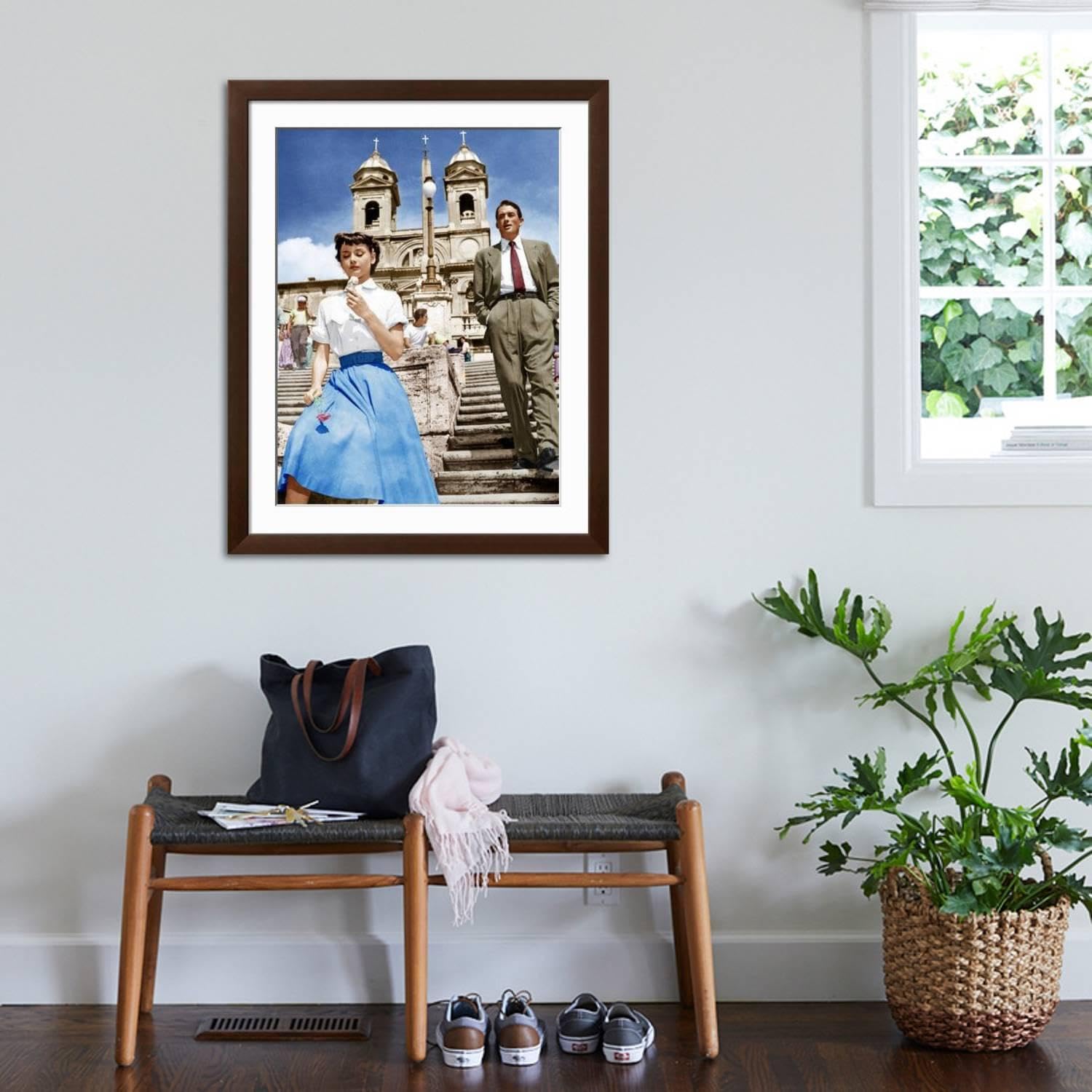 【イタリア製額縁】サンディ・レブロン「Riunione di famiglia」 Amazon.com: ART.COM Wall Photo ROMAN HOLIDAY, from left: Audrey