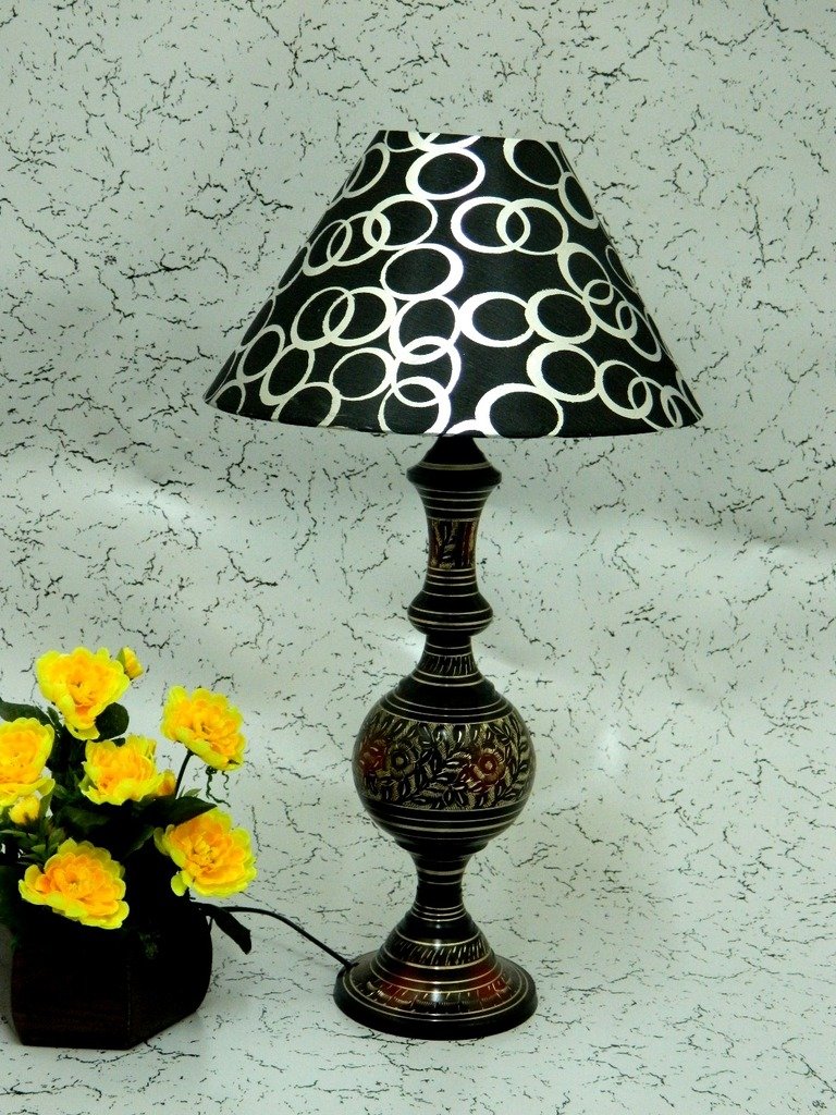 TUCASA Antique Brass Carving Table lamp with blk Circle Shade
