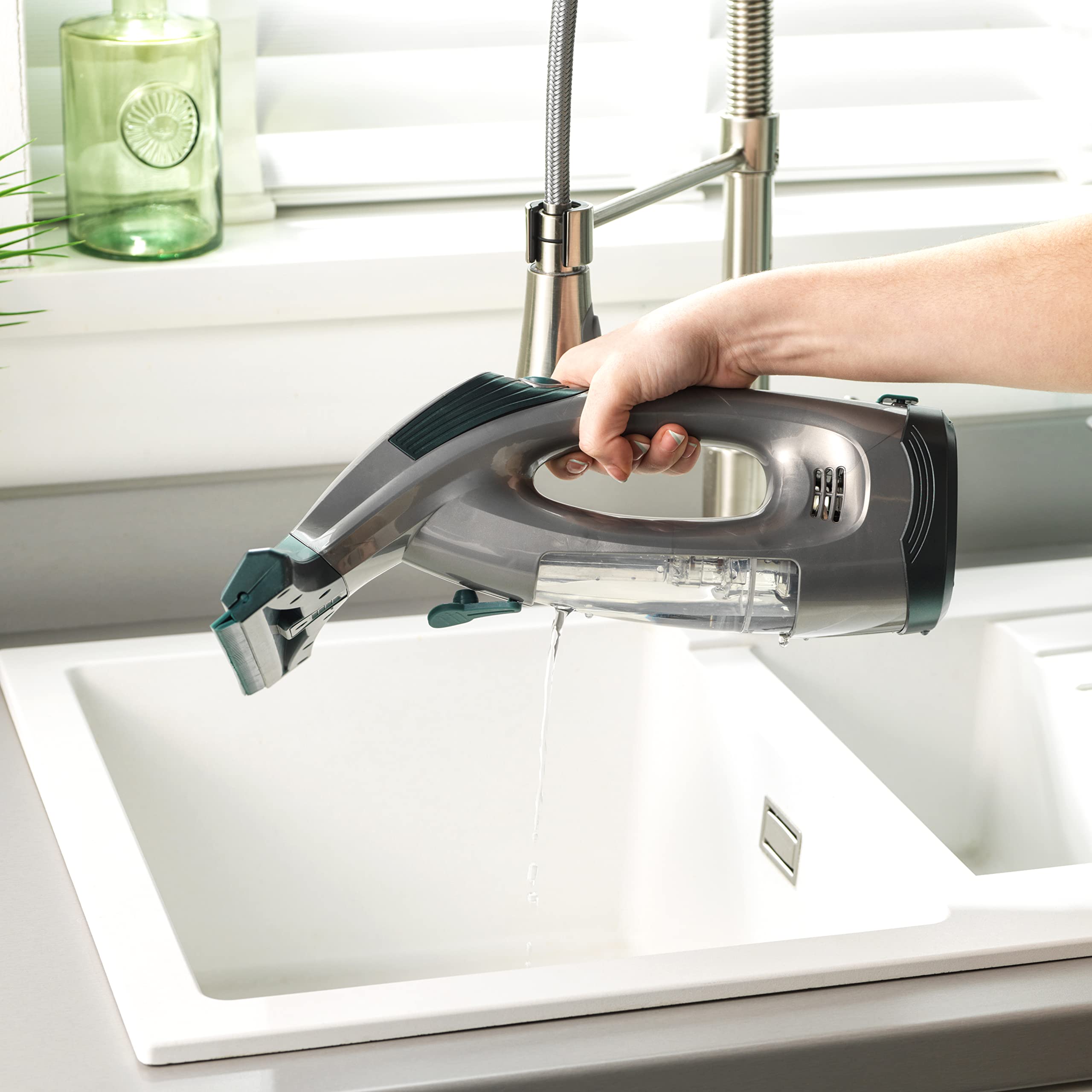 Petra PF0749VDEEU10 inalámbrico Aspirador para ventanas - batería recargable de 3,7 V, aspirador con cabezal ligero, depósito de 60 ml, hasta 30 minutos, sin marcas, elimina la condensación