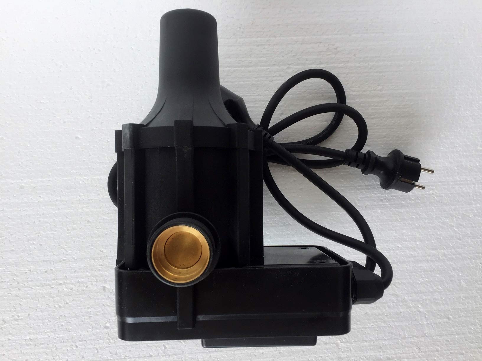 Pumpensteuerung megafixx PC16-P Druckschalter mit Trockenlaufschutz - verkabelt - bis 10 BAR - 16 Ah - 1 1/4 Zoll AG