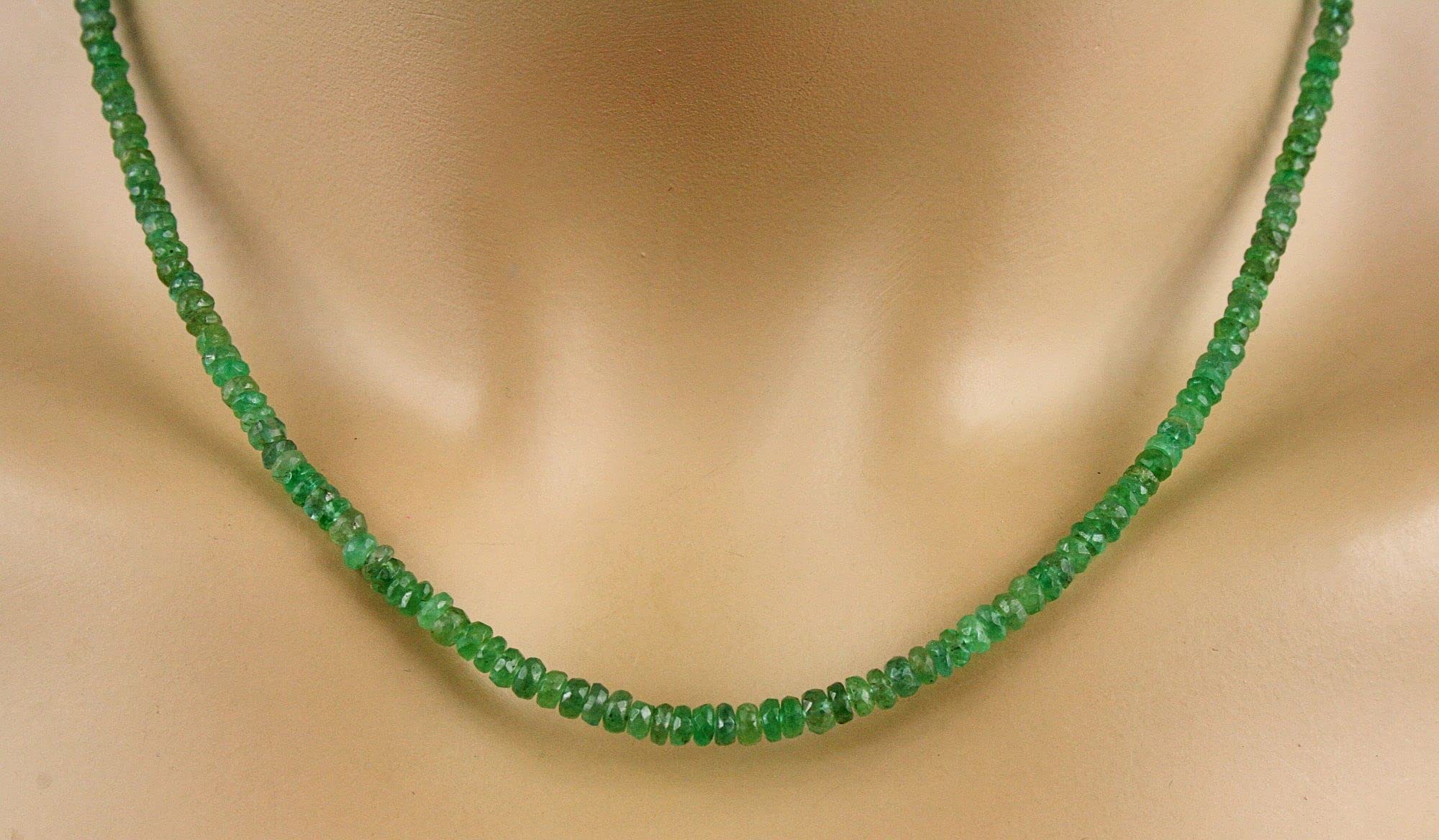 Smaragd Kette - Collier in grün, 60 Karat