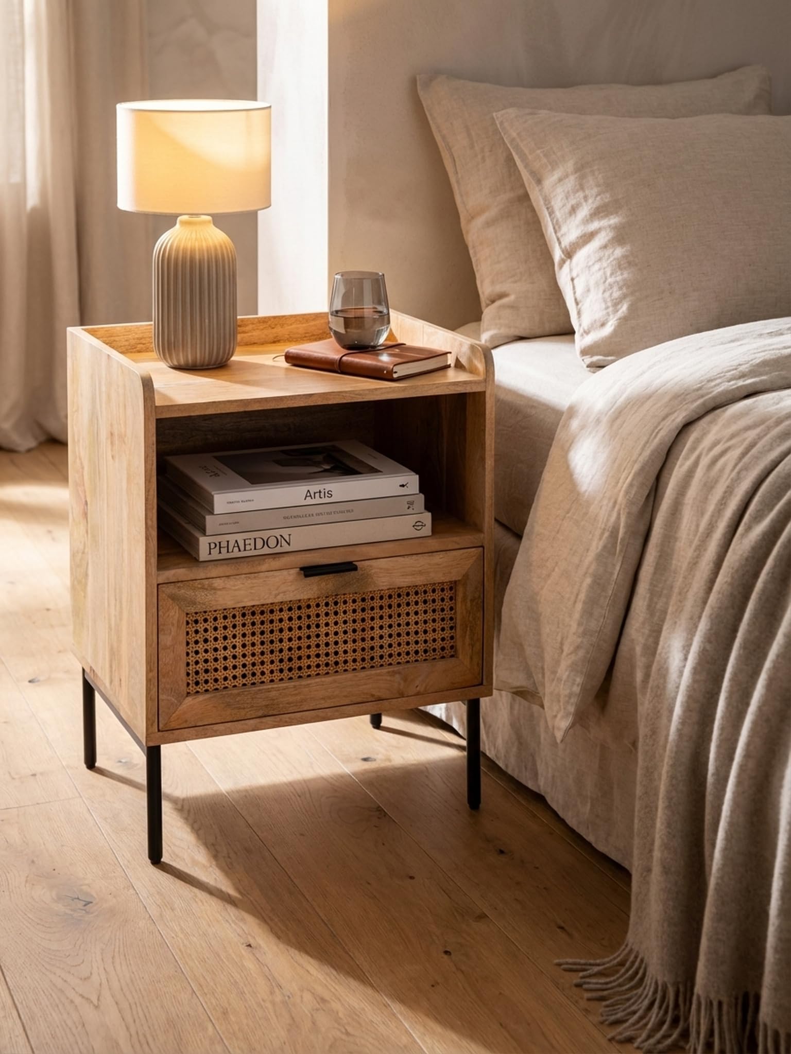Consolle da notte Mango in legno massello/rattan, 50 x 60 x 40 cm, comodino marrone, comodino con cassetto intrecciato viennese, comodino con vano portaoggetti e