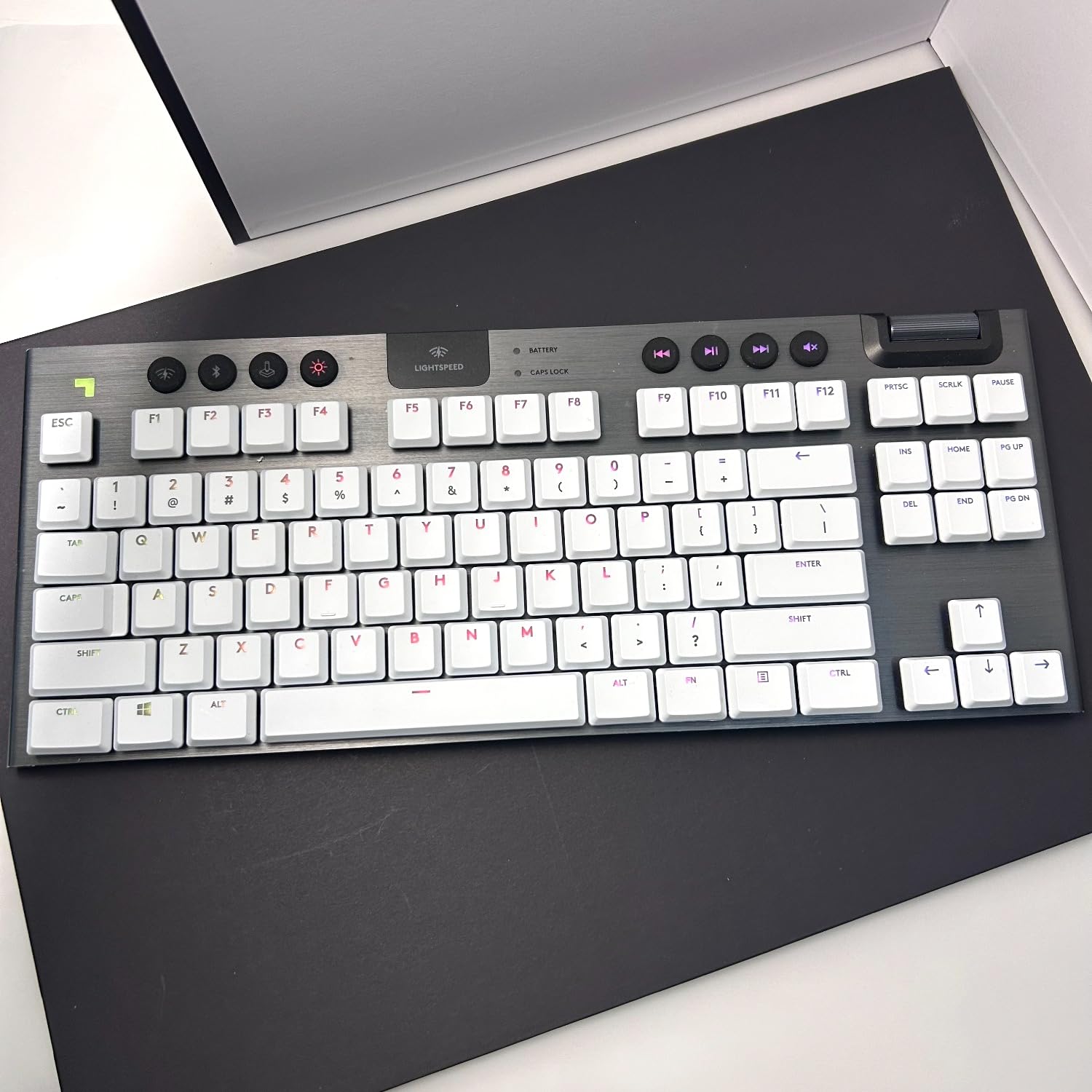 Amazon.co.jp: 新しいホワイトカラーのキーキャップは、ロジクール