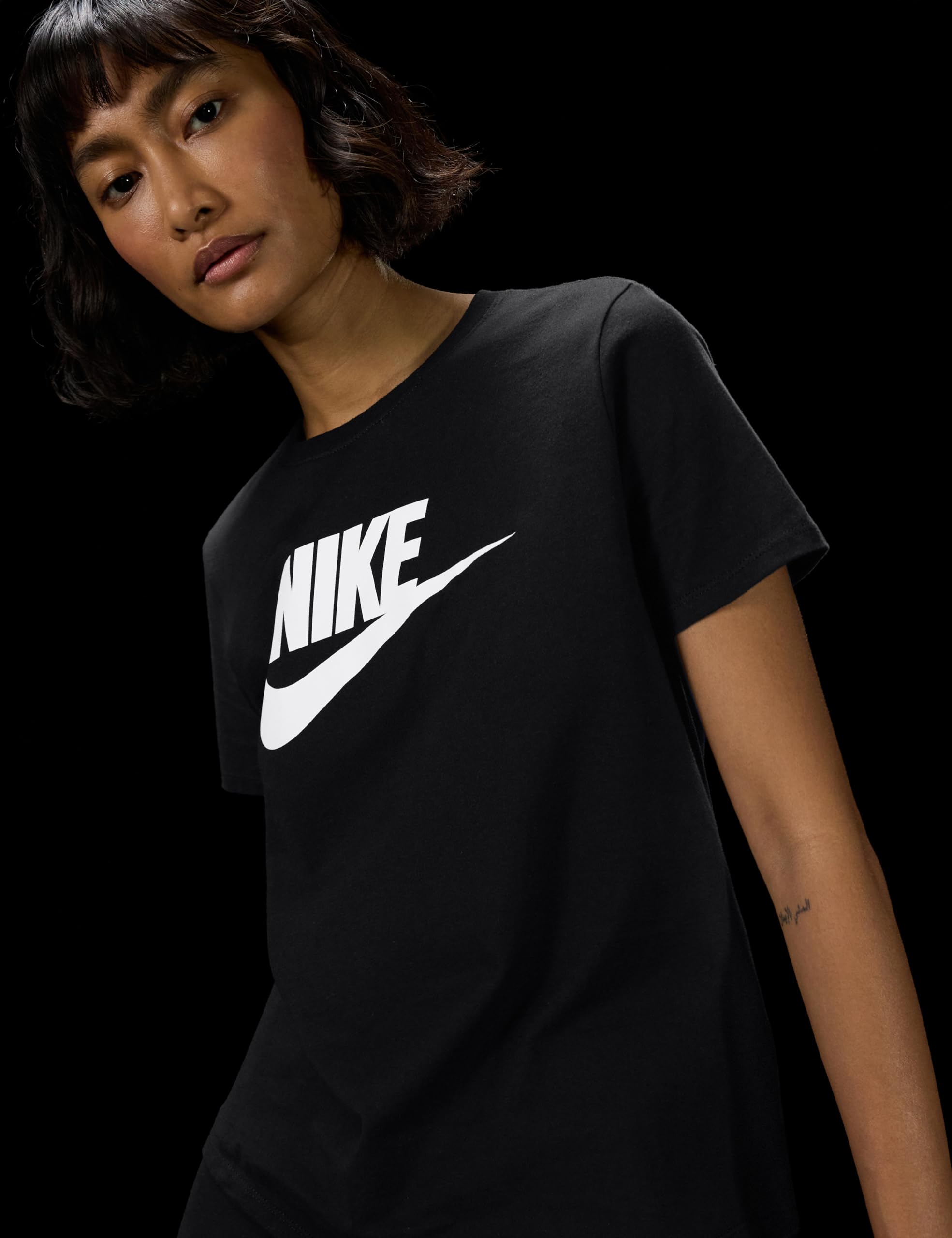 NIKE Sportswear Essential - Camiseta de Manga Corta Mujer - 2
