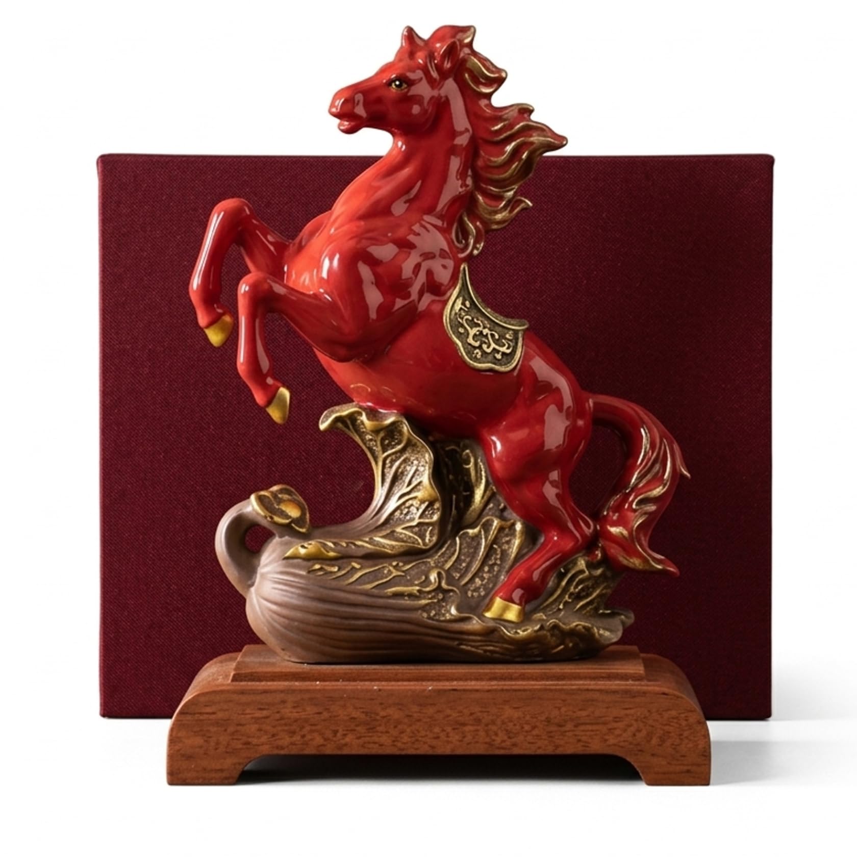 Sculpture de Cheval décorative rouge sur base pour sublimer votre meuble de salon