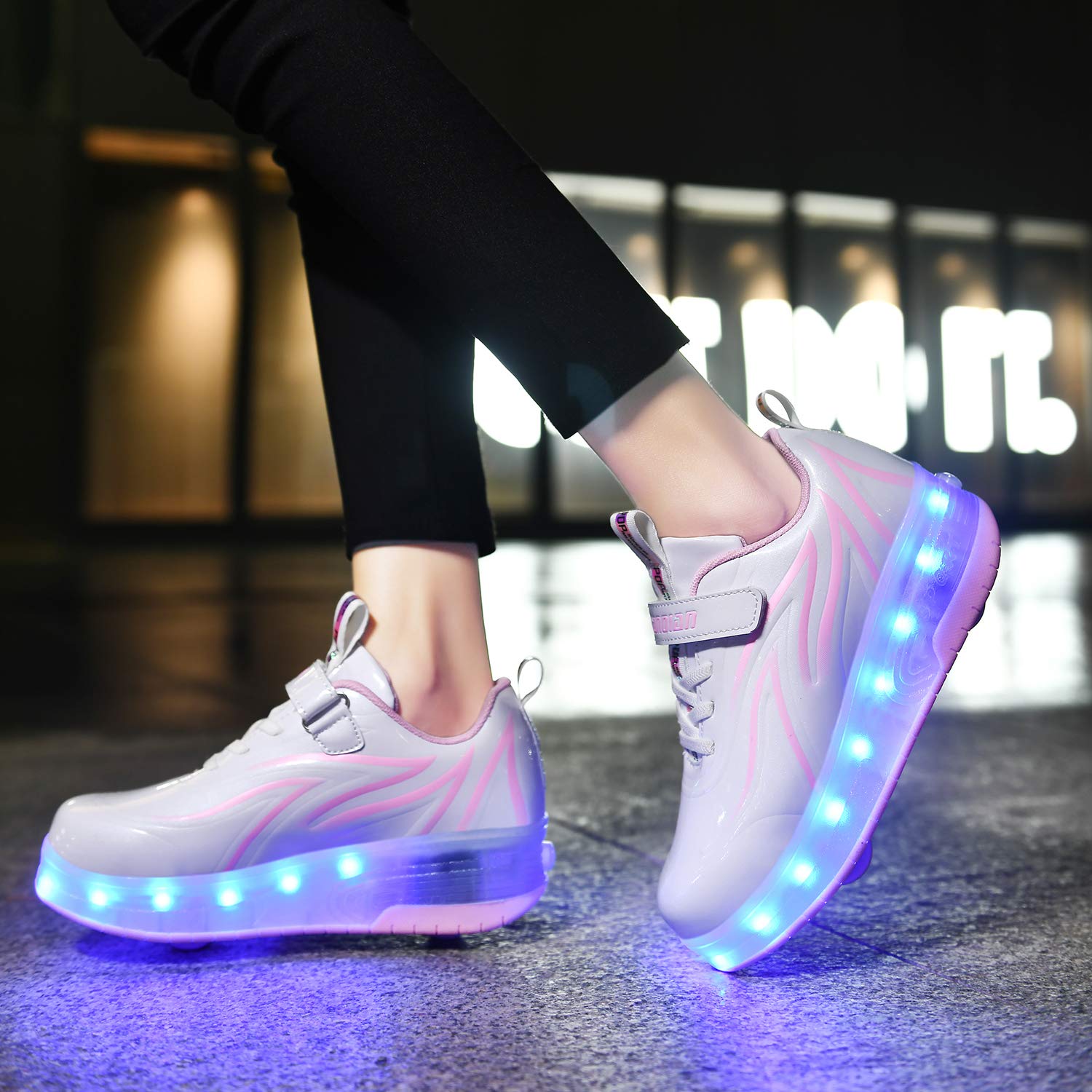 Kinder USB Wiederaufladbar LED Licht Skateboardschuhe mit Doppelrad Rollen Outdoor Sport Sneaker