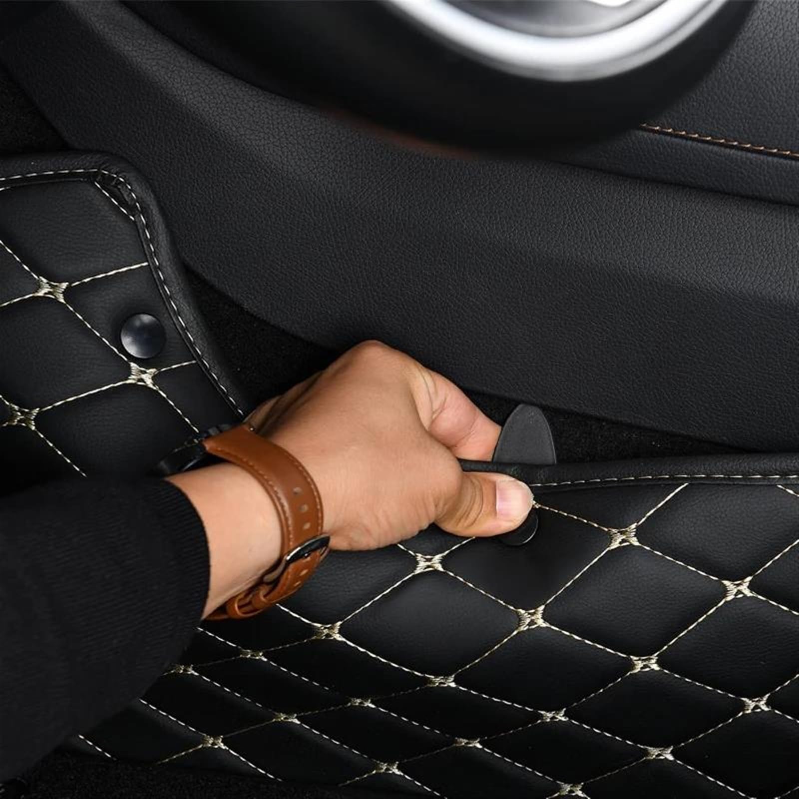 Tappetini Su Misura Per Audi Q7 4L (2006-2015) | Set Completo In Moquette Nera Con Ricamo R_S E Battitacco Rinforzato