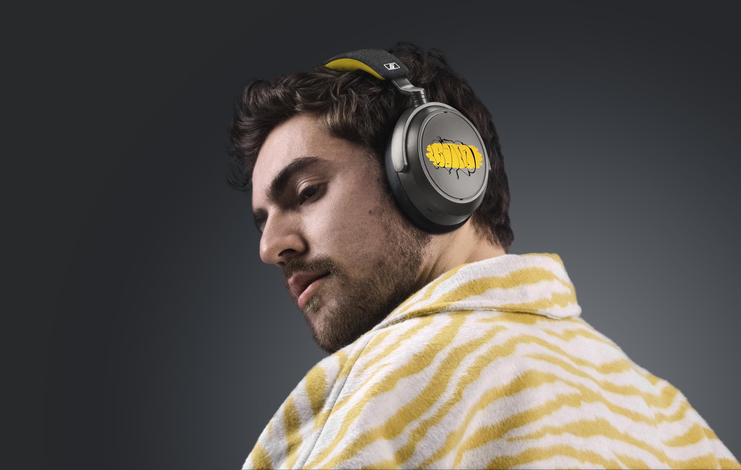 Sennheiser MOMENTUM 4 Cuffie Senza Fili a Riduzione del Rumore, Cuffie Bluetooth per Chiamate di Chiarezza Cristallina con ANC adattativo, Cuffie Over Ear, 60 ore di Autonomia, Design Pieghevole, Nero