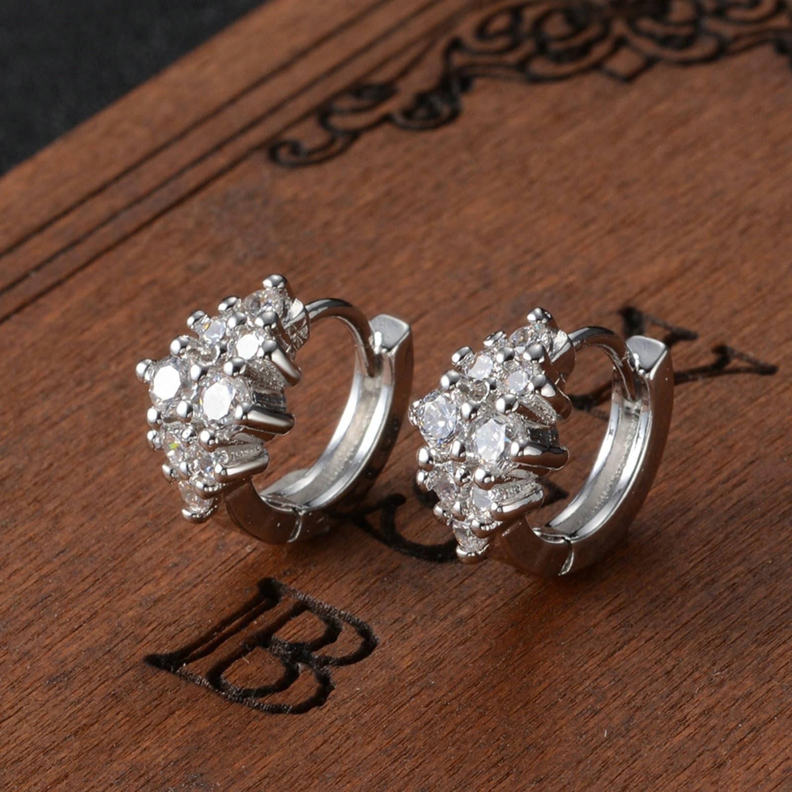 KnSam Pendientes de mujer vintage moissanita, pendientes de aro clásicos de oro blanco de 18 quilates 750, au750, sin níquel, plata