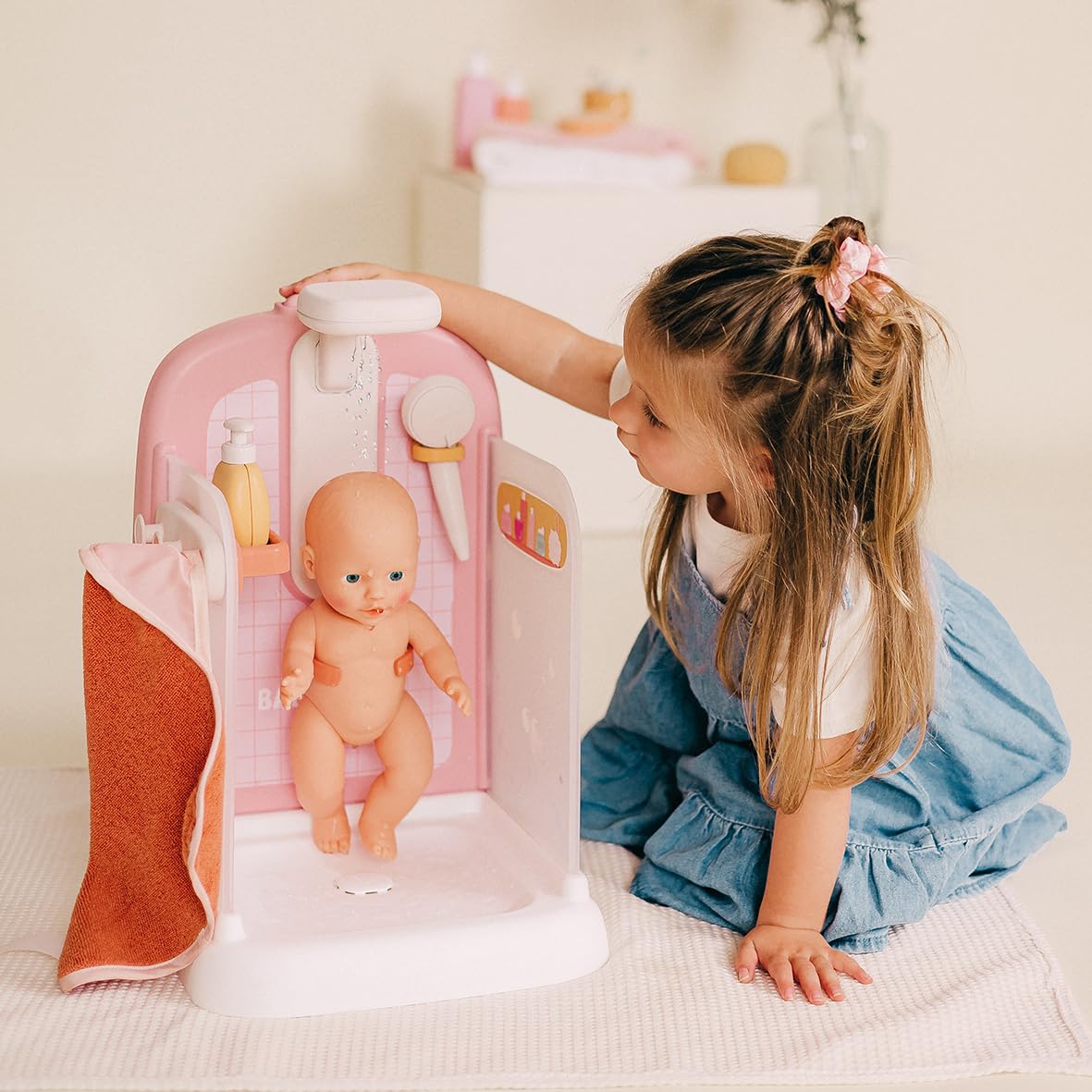 Smoby - Baby Nurse - Doccia - per Bambole Fino a 40 cm - Soffione Doccia Funzionale - Numerosi Accessori - Materiale Riciclato - dai 3 Anni
