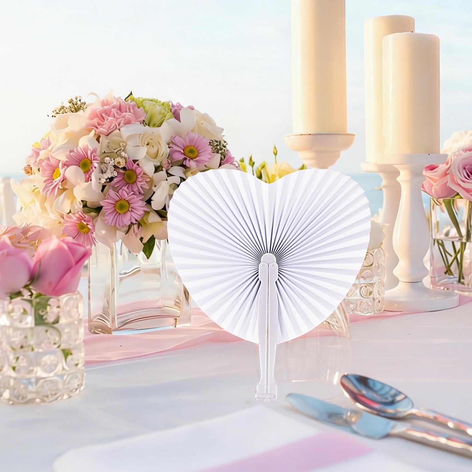 Lot de 100 fans de mariage en forme de cœur, blancs, beaux ventilateurs en forme de cœur, décoration de mariage ou cadeau pour les invités