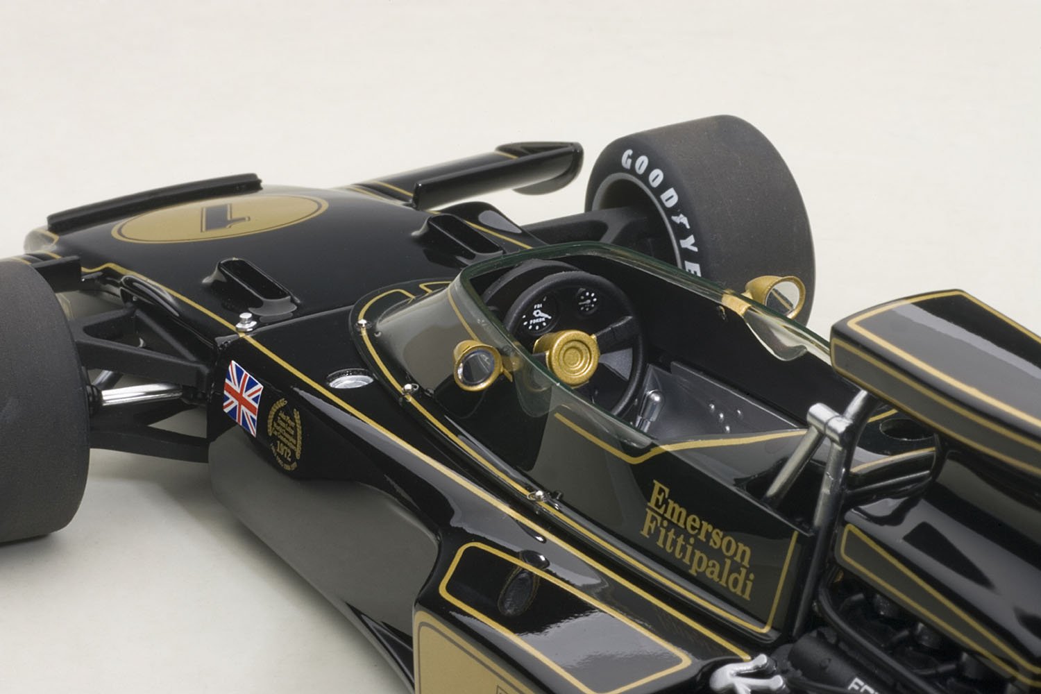 Amazon | AUTOart 1/18 ロータス 72E 1973 #1 エマーソン Amazon | AUTOart 1/18 ロータス 72E 1973 #1 エマーソン
