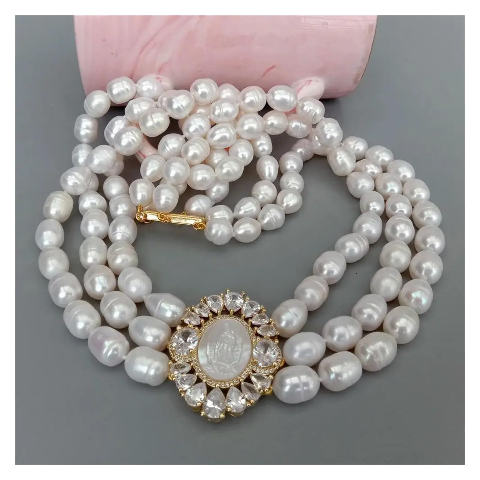 MIUYTRN Collana a più Fili di Perle di Riso Stile Classico Collana Girocollo d'Acqua Dolce a 3 File Collana con Pendente a Conchiglia con cammeo Gioielli da Donna cuicui