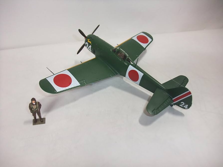 ハセガワ1/48日本陸軍四式戦闘機「疾風」完成品 Amazon | ハセガワ 1/48 日本陸軍 戦闘機 中島 キ84-I 四式戦闘
