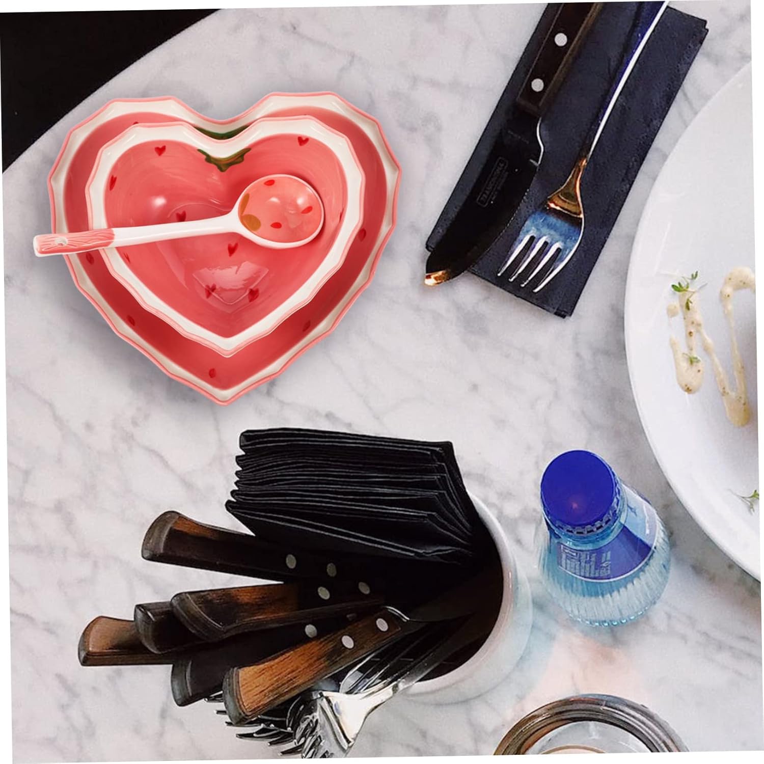 Wear Resistant Salad Bowl with Decorative Serving Plate and Spoon Heart Shaped Kitchen Tableware for Dinner Parties and Daily Use Reusable and Household Salad Accessory